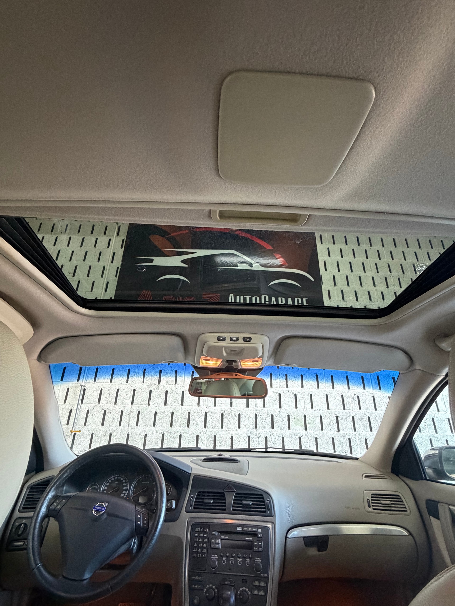 VOLVO S60 2.5T Momentum-image-12