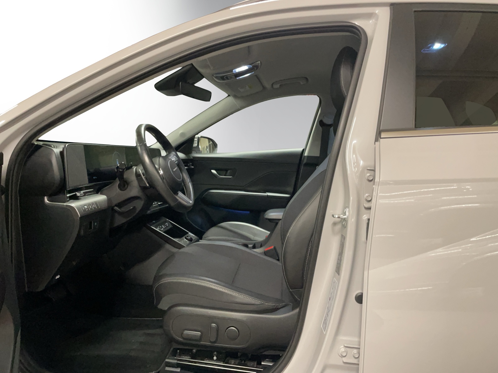 HYUNDAI Kona 1.6 GDi HEV Amplia DCT-image-8