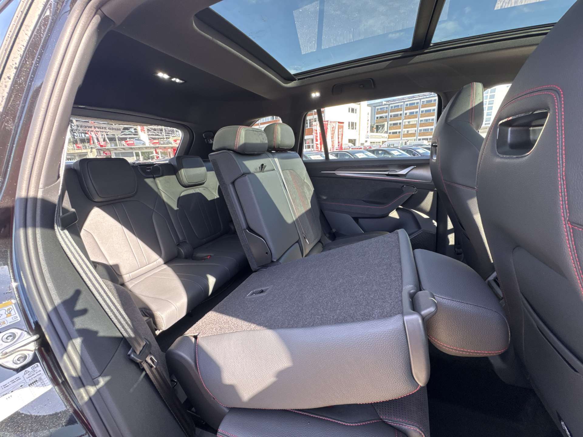 SKODA Kodiaq 2.0 TSi RS 266PS 7-Plätzer 4x4 DSG-Automat-image-6