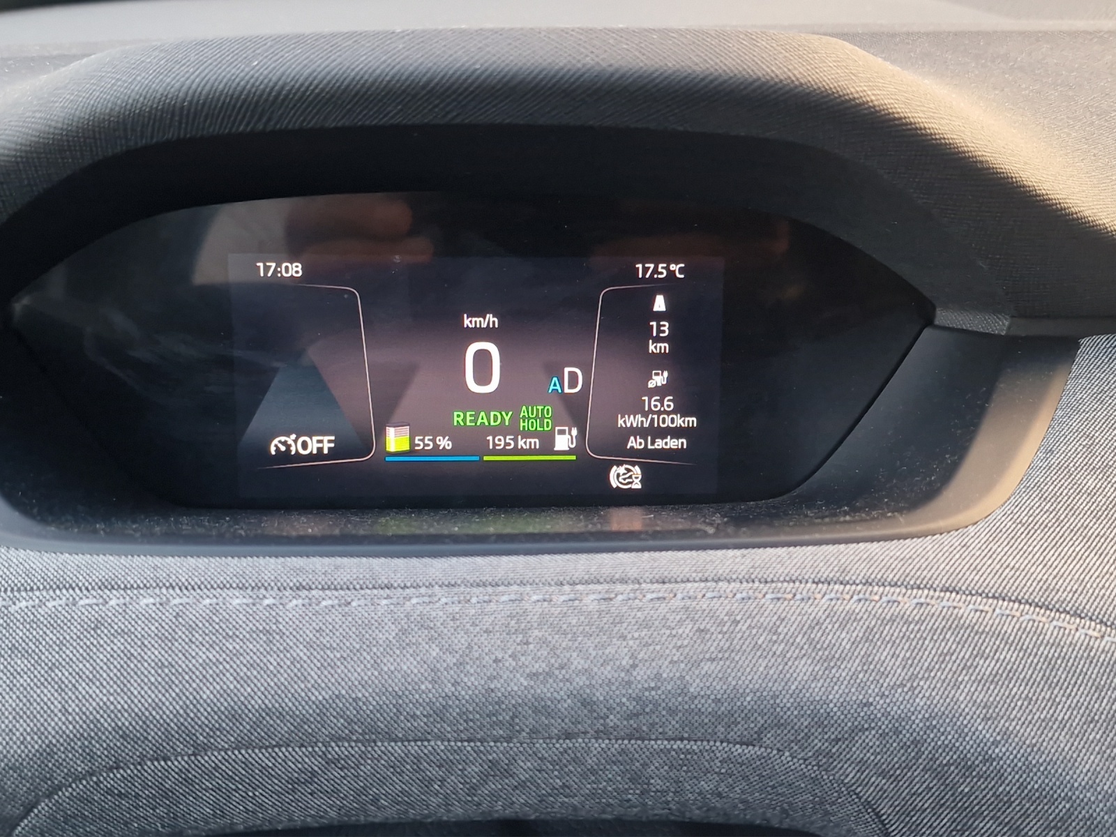 SKODA Enyaq iV 60-image-7