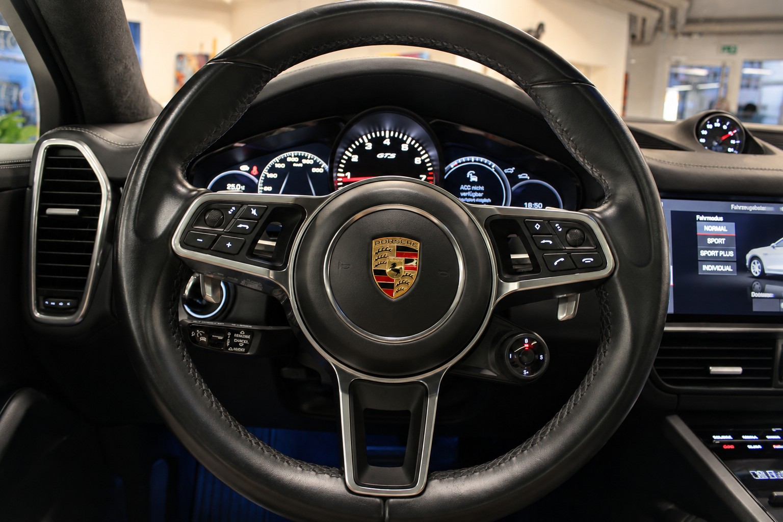 PORSCHE Cayenne GTS Coupé Carbon Paket | PDLS | Soft-Close | Head-Up | 360° Kamera | Hinterachslenk. |-image-22