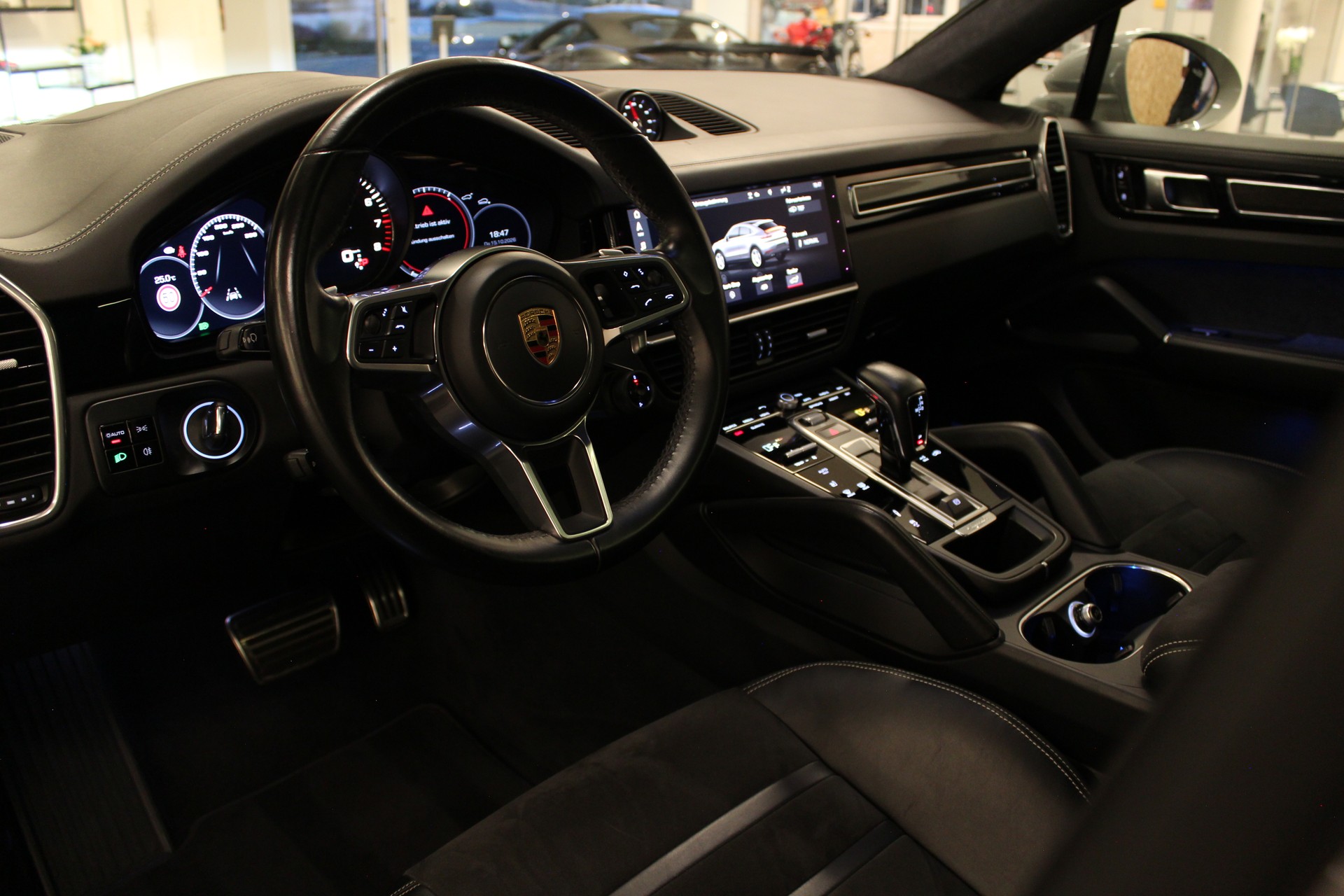 PORSCHE Cayenne GTS Coupé Carbon Paket | PDLS | Soft-Close | Head-Up | 360° Kamera | Hinterachslenk. |-image-20