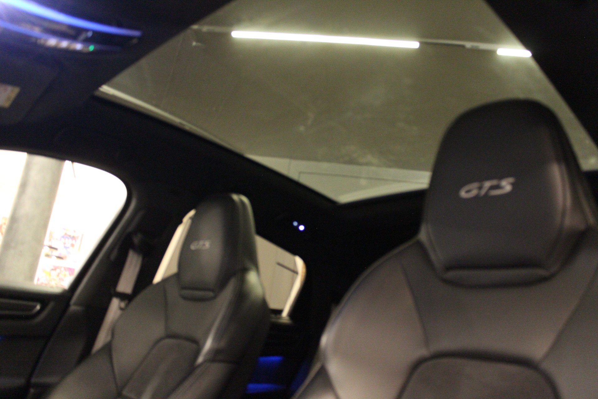PORSCHE Cayenne GTS Coupé Carbon Paket | PDLS | Soft-Close | Head-Up | 360° Kamera | Hinterachslenk. |-image-19