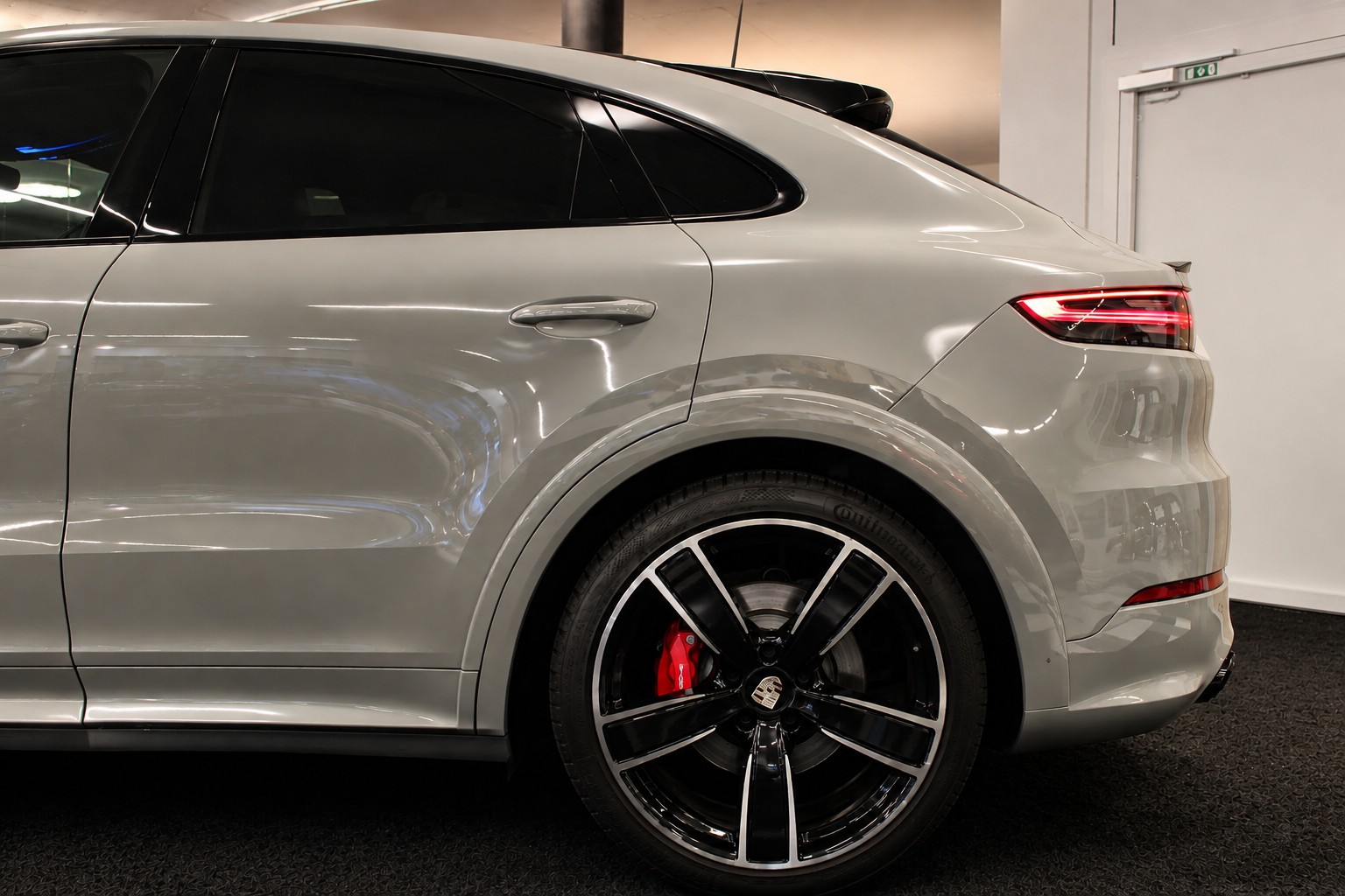 PORSCHE Cayenne GTS Coupé Carbon Paket | PDLS | Soft-Close | Head-Up | 360° Kamera | Hinterachslenk. |-image-6