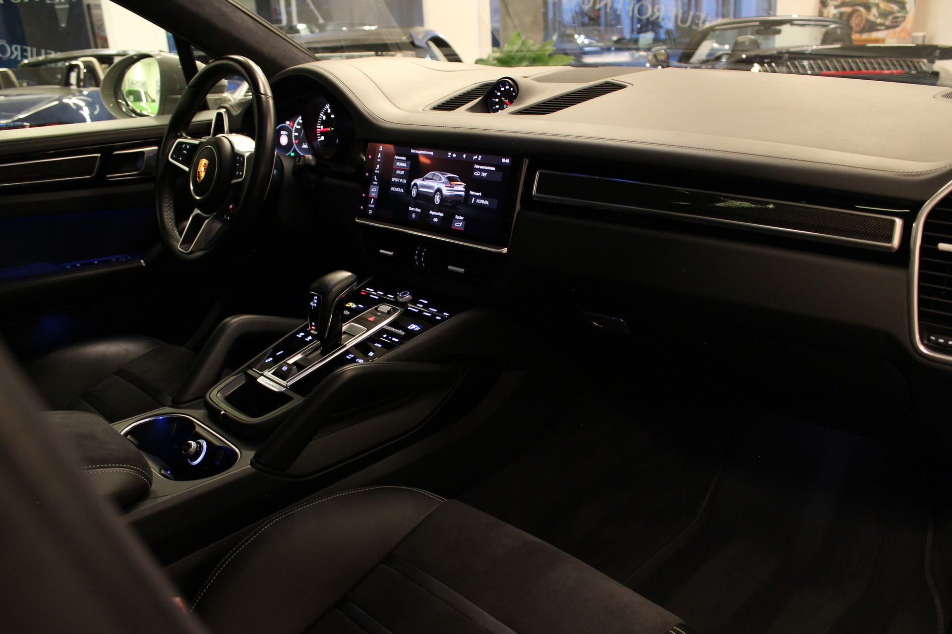 PORSCHE Cayenne GTS Coupé Carbon Paket | PDLS | Soft-Close | Head-Up | 360° Kamera | Hinterachslenk. |-image-21