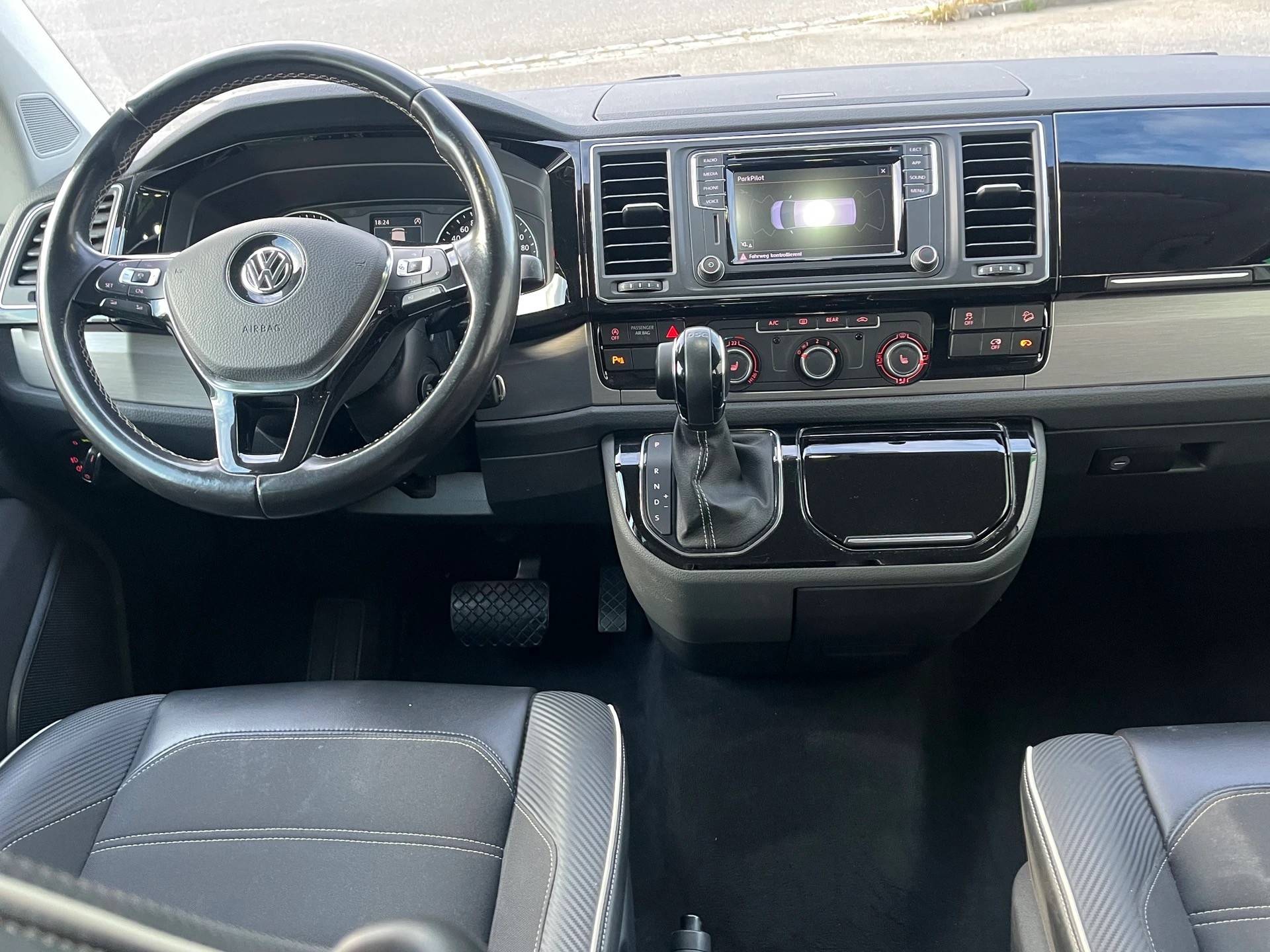 VW T6 Multivan 2.0 Bi-TDI Family Edition 4Motion DSG-image-8