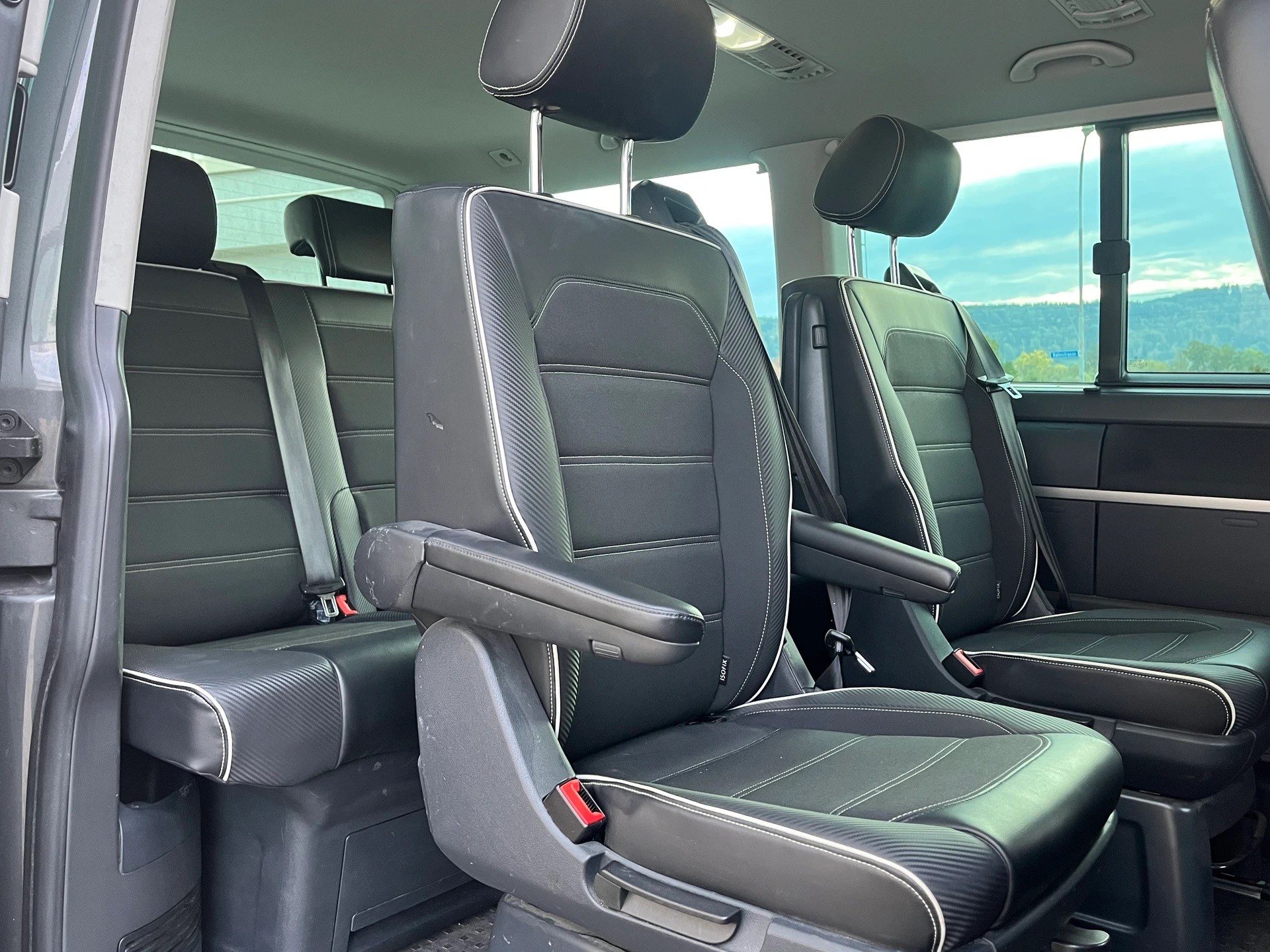 VW T6 Multivan 2.0 Bi-TDI Family Edition 4Motion DSG-image-10