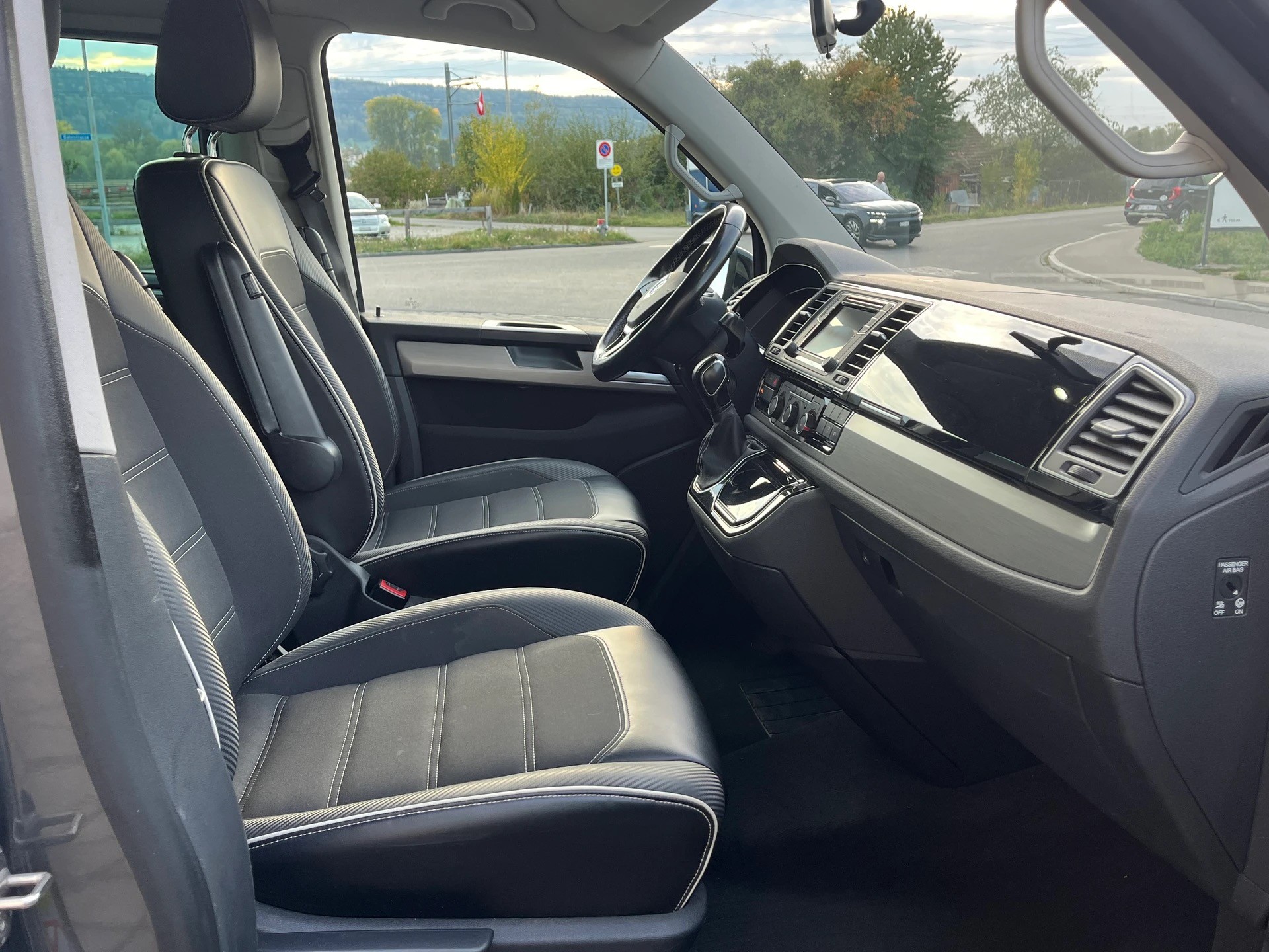 VW T6 Multivan 2.0 Bi-TDI Family Edition 4Motion DSG-image-13