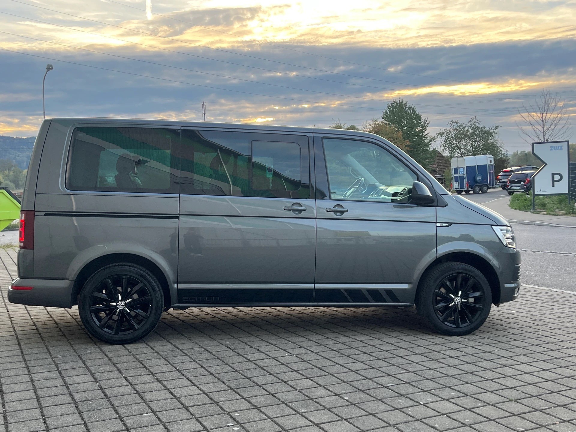 VW T6 Multivan 2.0 Bi-TDI Family Edition 4Motion DSG-image-7
