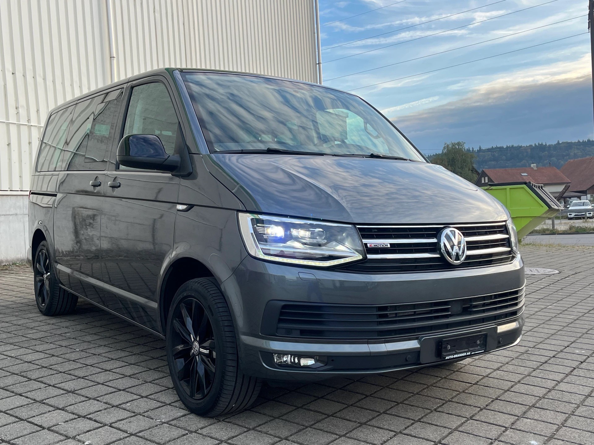 VW T6 Multivan 2.0 Bi-TDI Family Edition 4Motion DSG-image-1