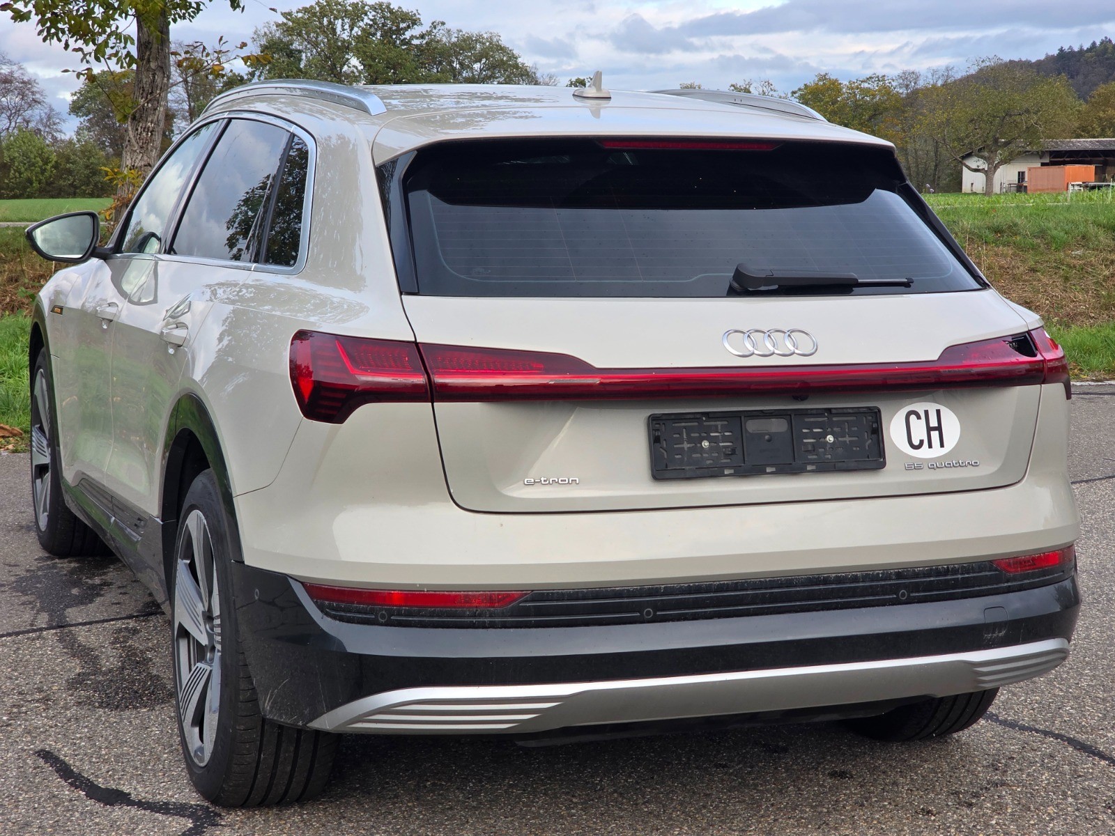 AUDI e-tron 55 quattro-image-1