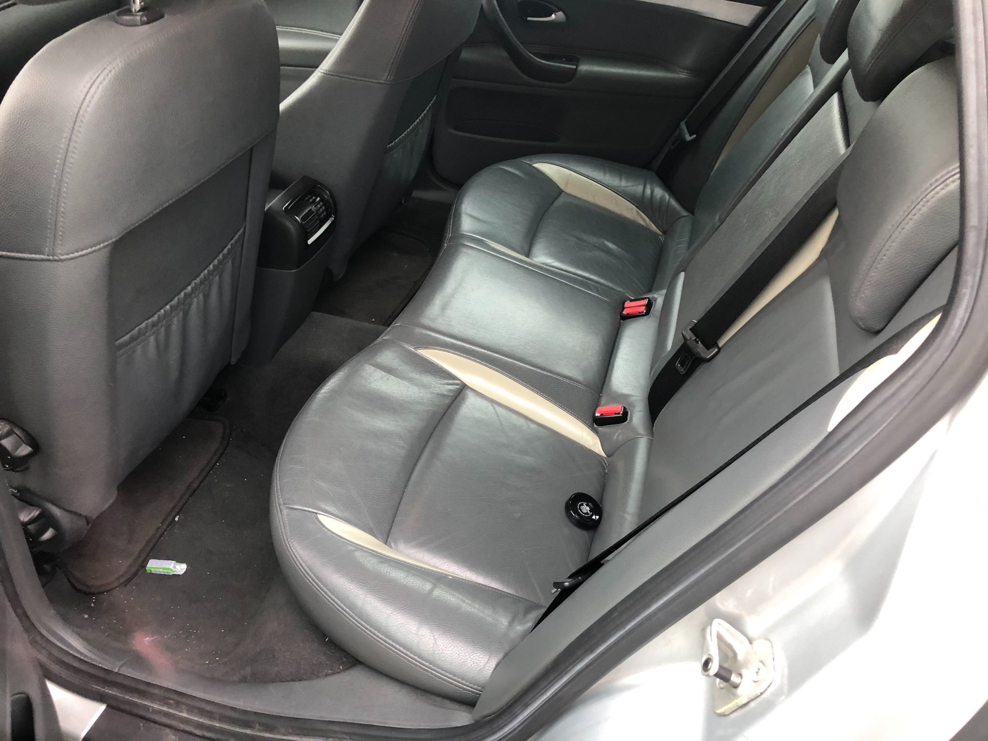 SAAB 9-3 2.8t V6 Vector-image-2
