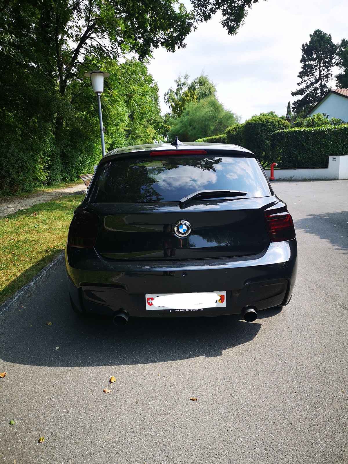 BMW M135i xDrive Steptronic-image-1