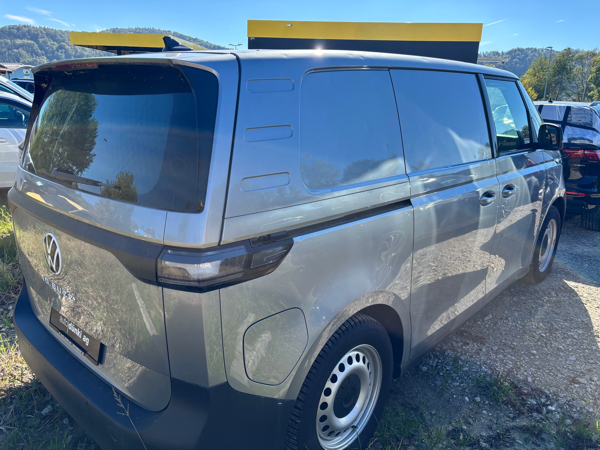 VW ID. Buzz Cargo-image-11