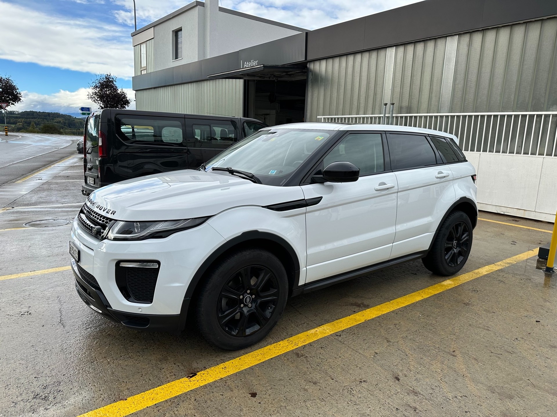 LAND ROVER Range Rover Evoque 2.0 TD4 HSE Dynamic-image-2