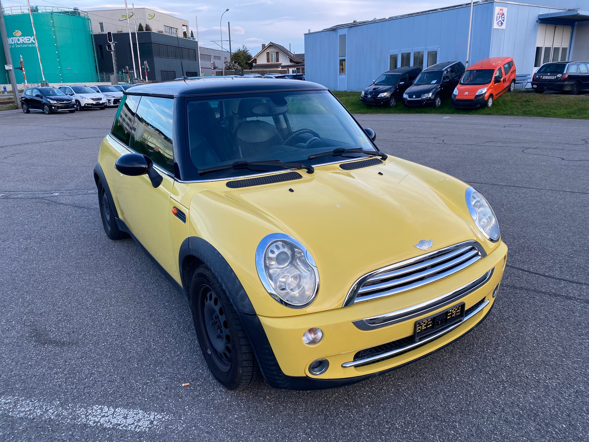 MINI Mini Cooper-image-1