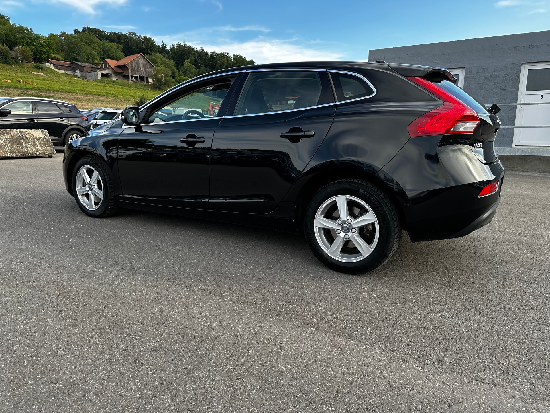 VOLVO V40 T2 Kinetic-image-13
