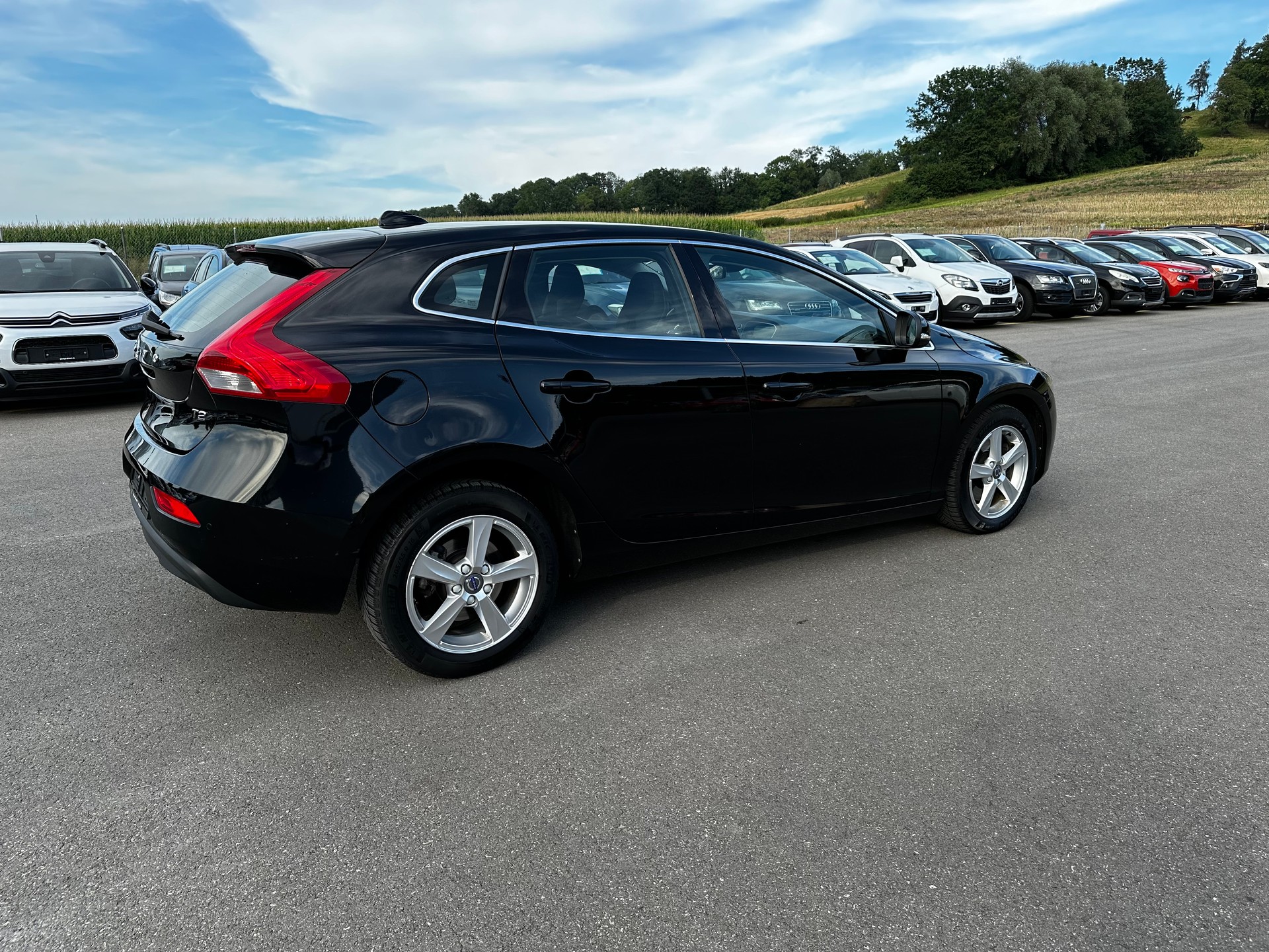 VOLVO V40 T2 Kinetic-image-10