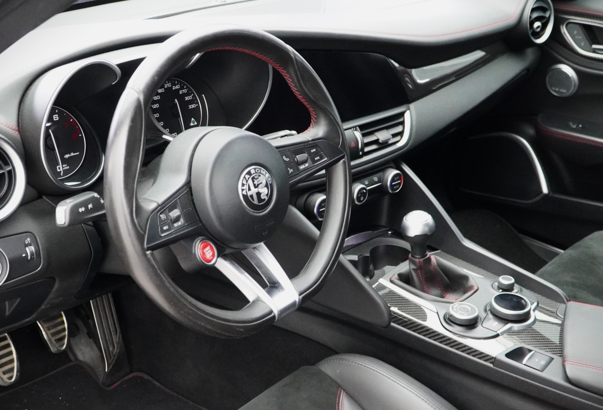 ALFA ROMEO Giulia 2.9 V6 Quadrifoglio-image-4