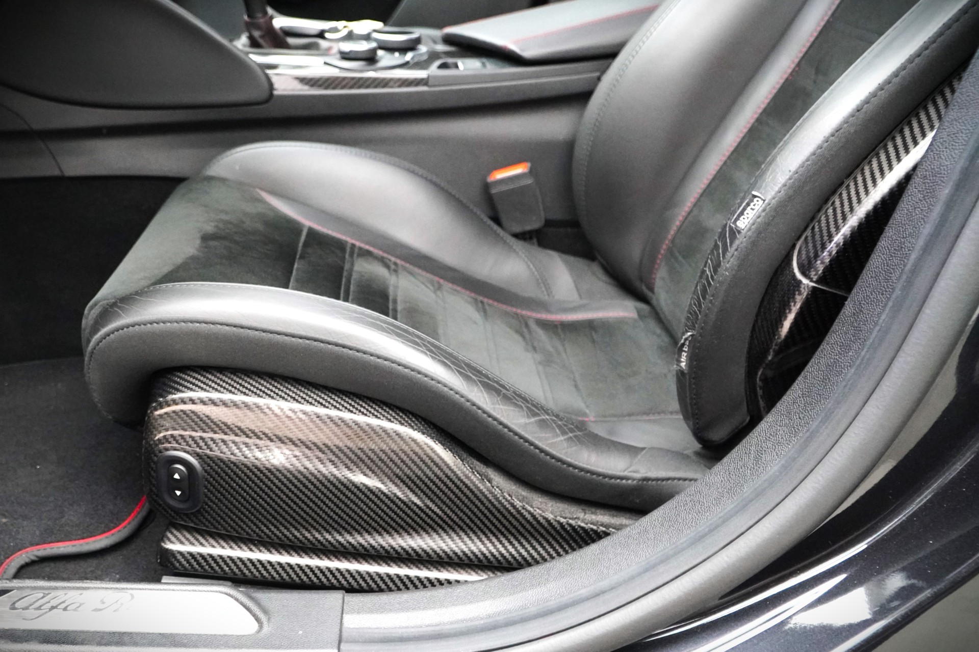 ALFA ROMEO Giulia 2.9 V6 Quadrifoglio-image-6