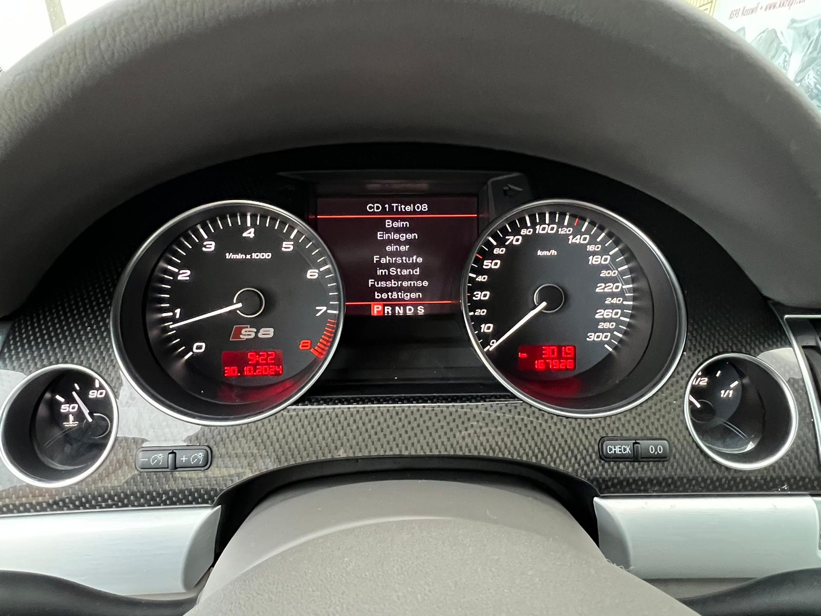 AUDI S8 5.2 V10 quattro tiptronic-image-15