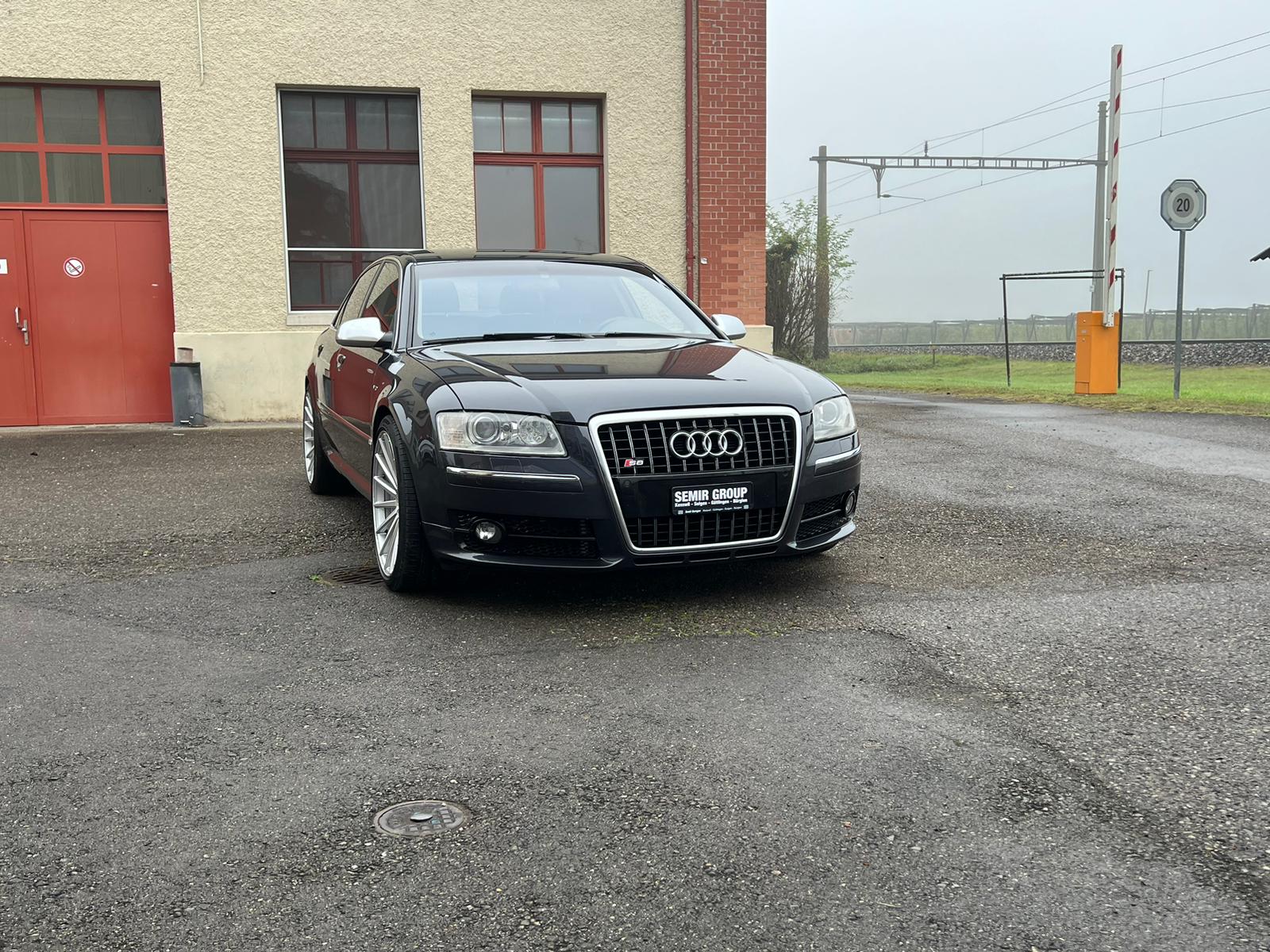 AUDI S8 5.2 V10 quattro tiptronic-image-1