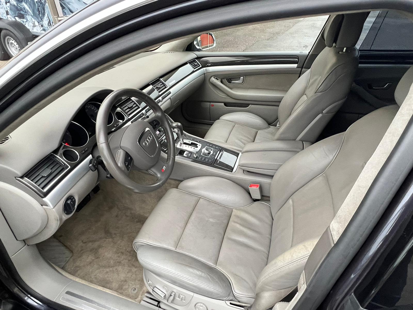 AUDI S8 5.2 V10 quattro tiptronic-image-10