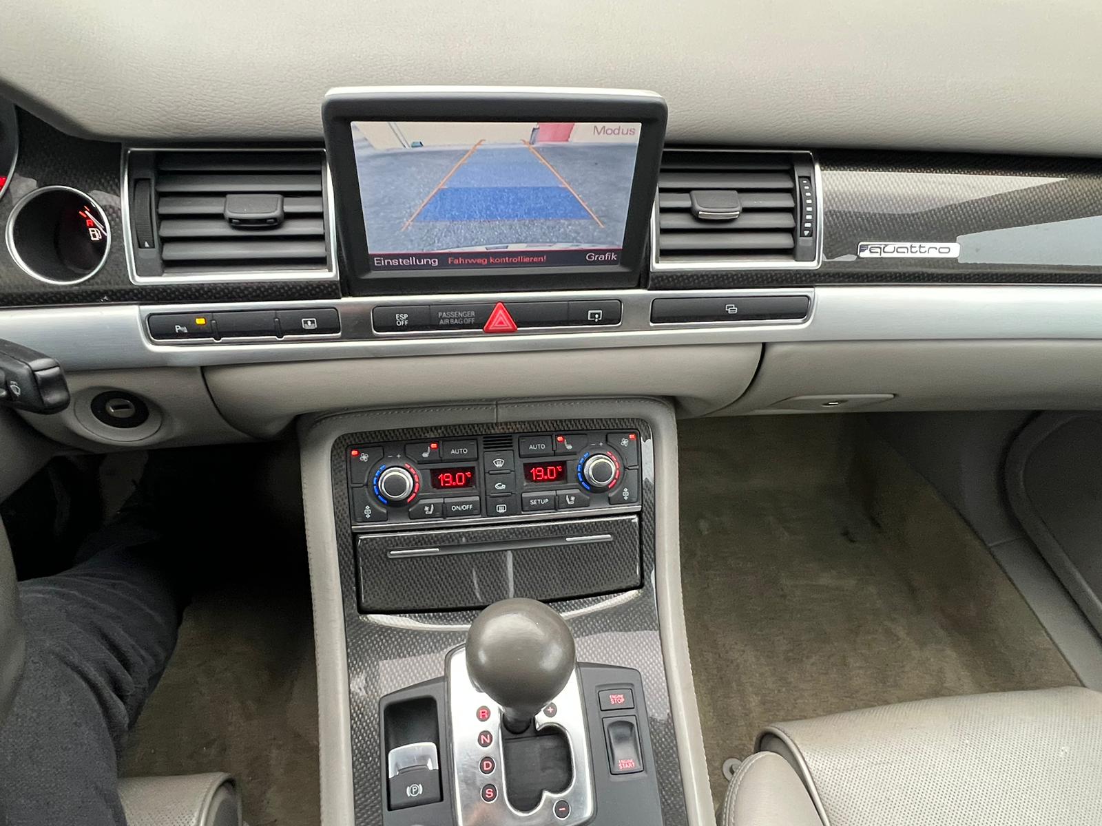 AUDI S8 5.2 V10 quattro tiptronic-image-14