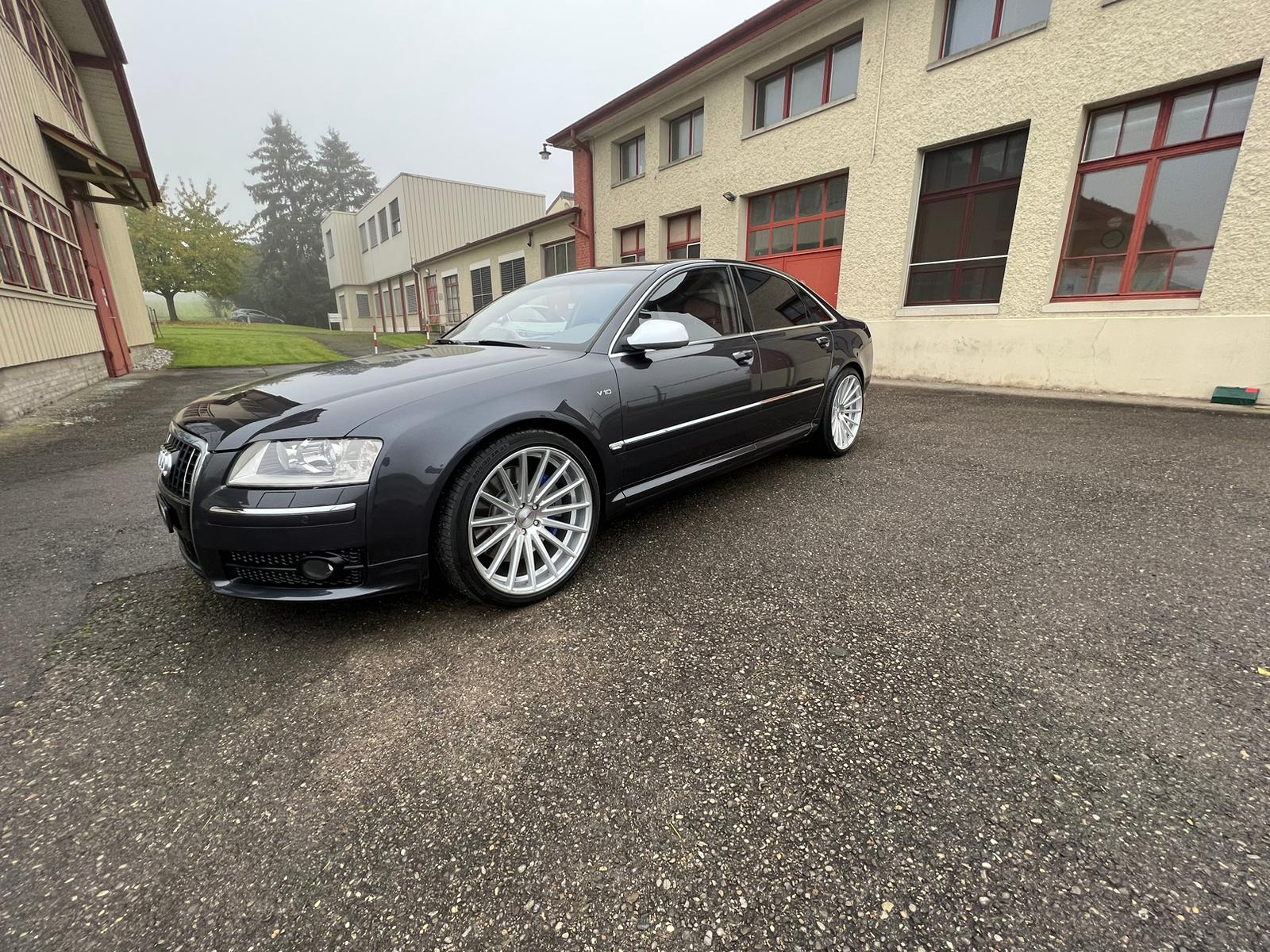 AUDI S8 5.2 V10 quattro tiptronic-image-4