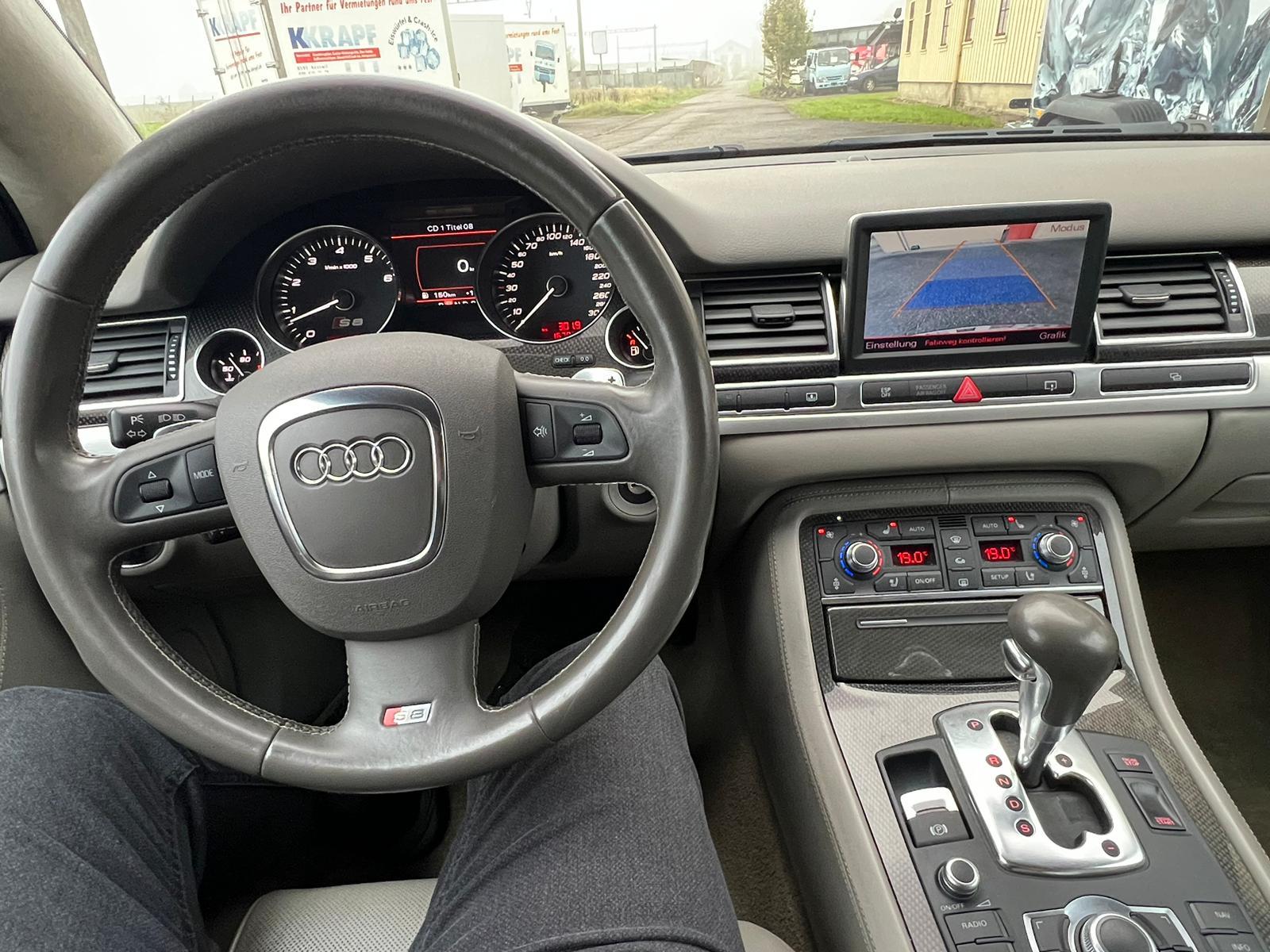 AUDI S8 5.2 V10 quattro tiptronic-image-12