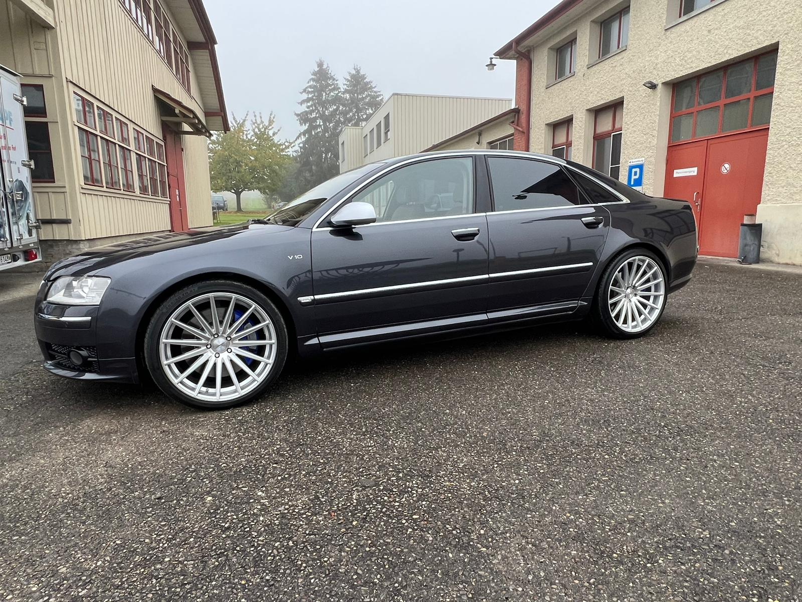 AUDI S8 5.2 V10 quattro tiptronic