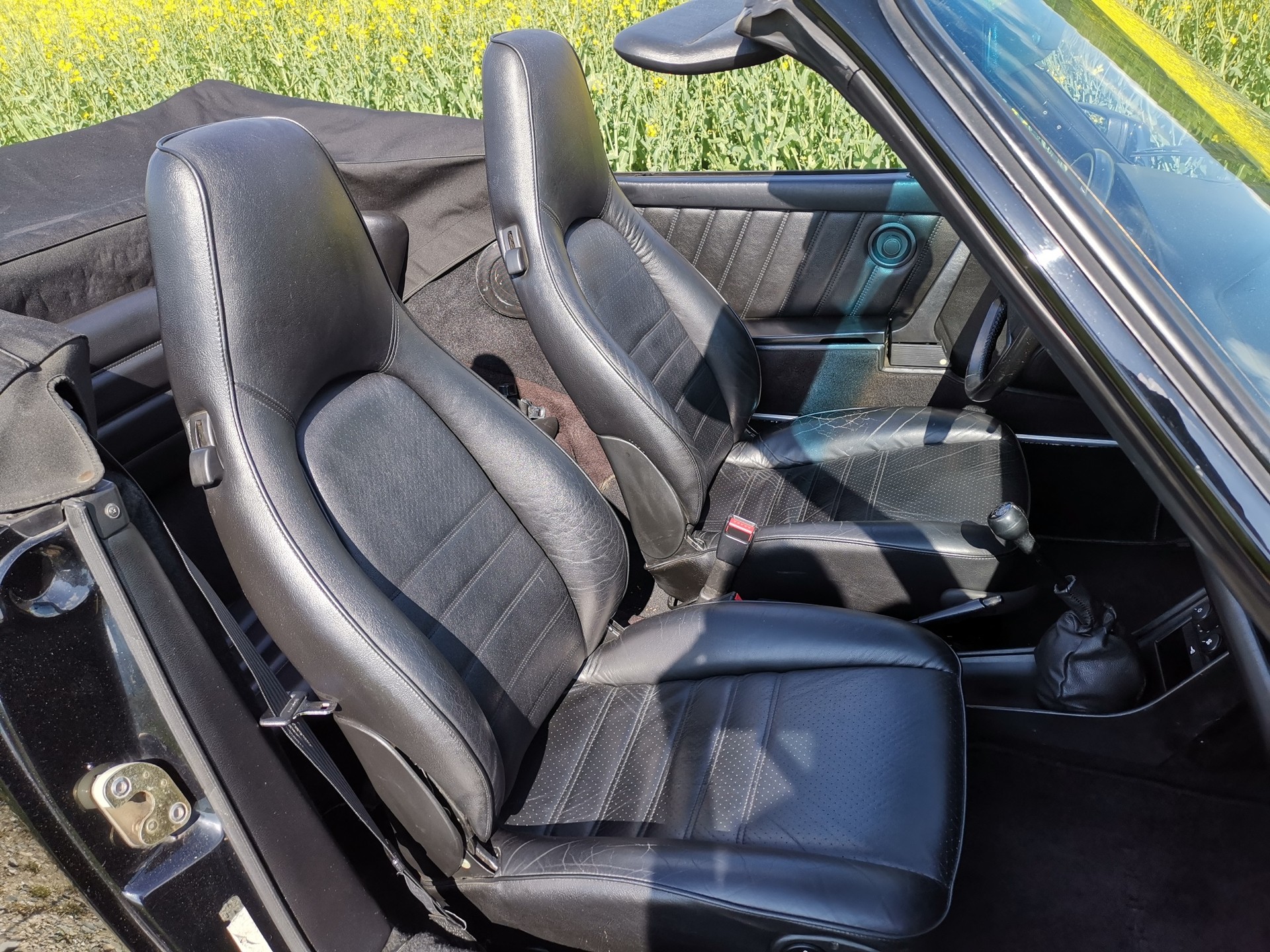 PORSCHE 911 Carrera Cabrio-image-1