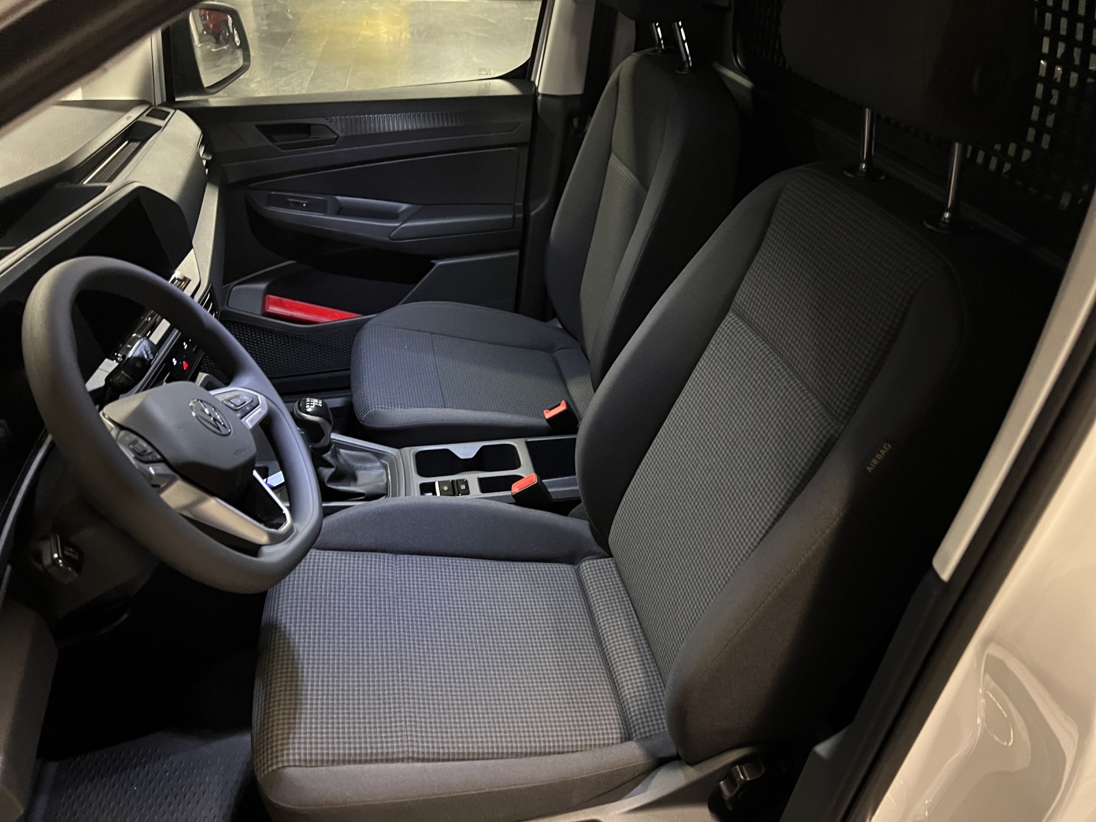 VW Caddy Cargo 1.5TSI Entry Maxi-image-6