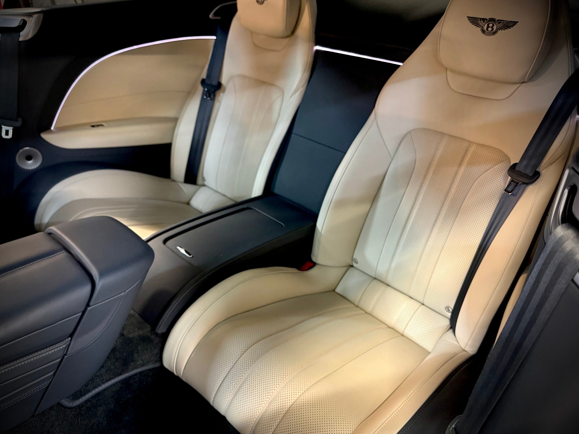 BENTLEY Continental GT 6.0 W12-image-17