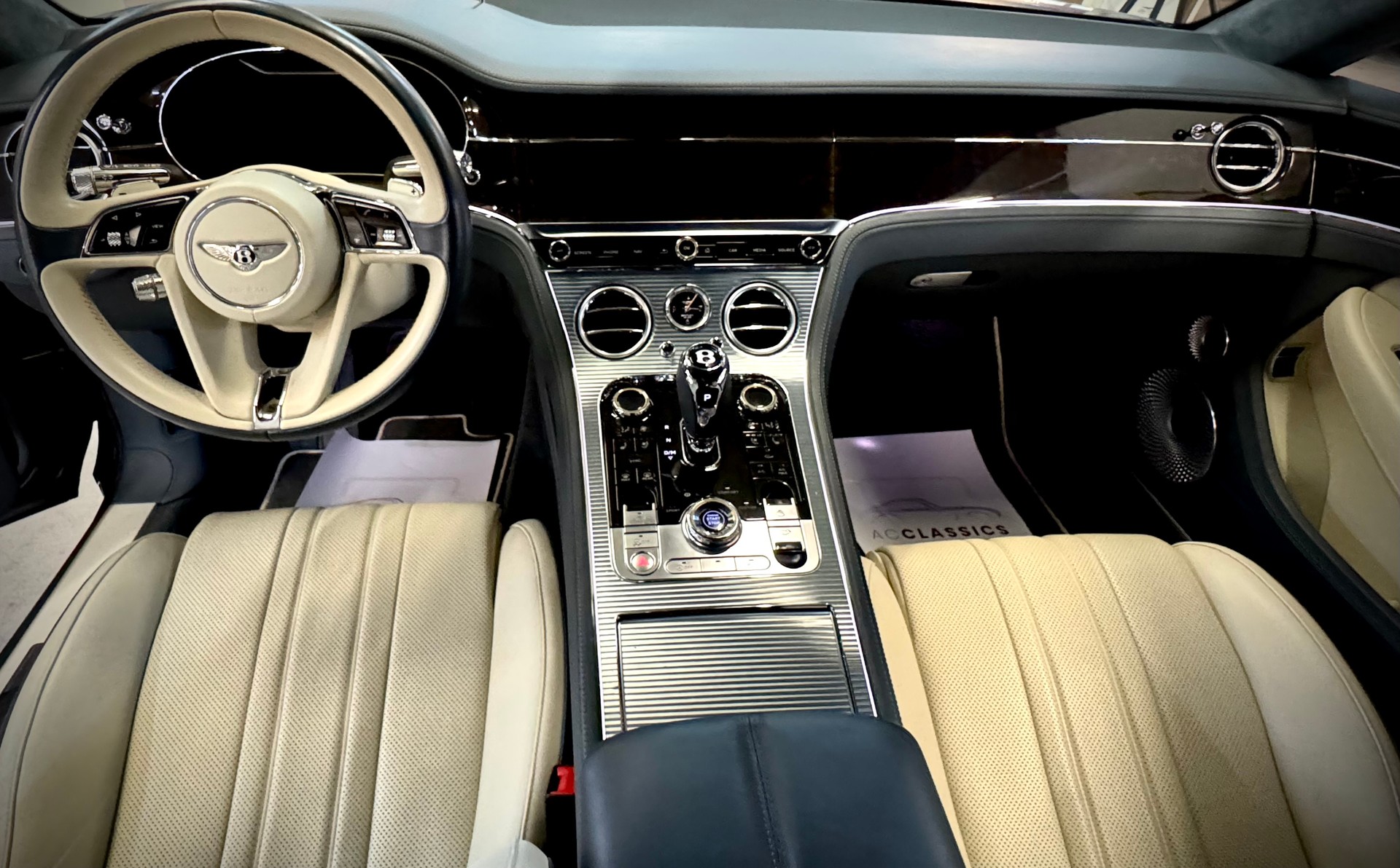 BENTLEY Continental GT 6.0 W12-image-11