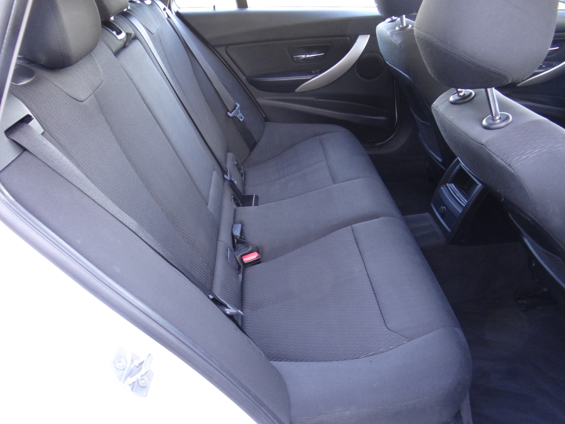 BMW 320d xDrive Touring Modern Line Steptronic-image-16
