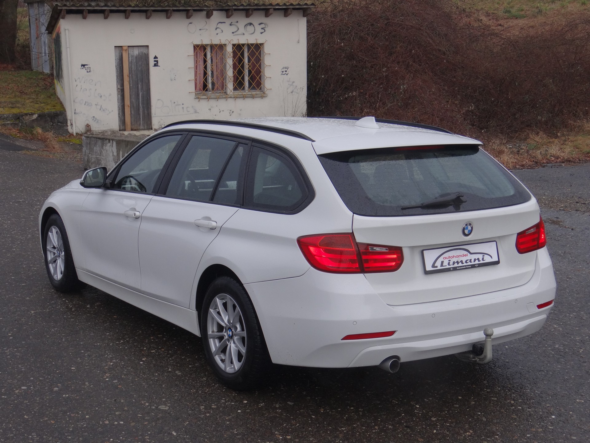 BMW 320d xDrive Touring Modern Line Steptronic-image-7