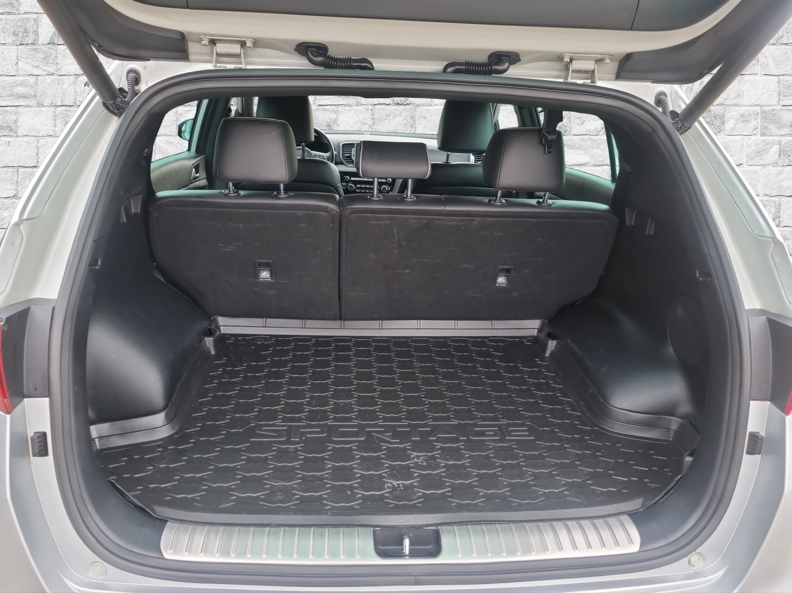 KIA Sportage 2.0 CRDi Style GT-Line-image-8
