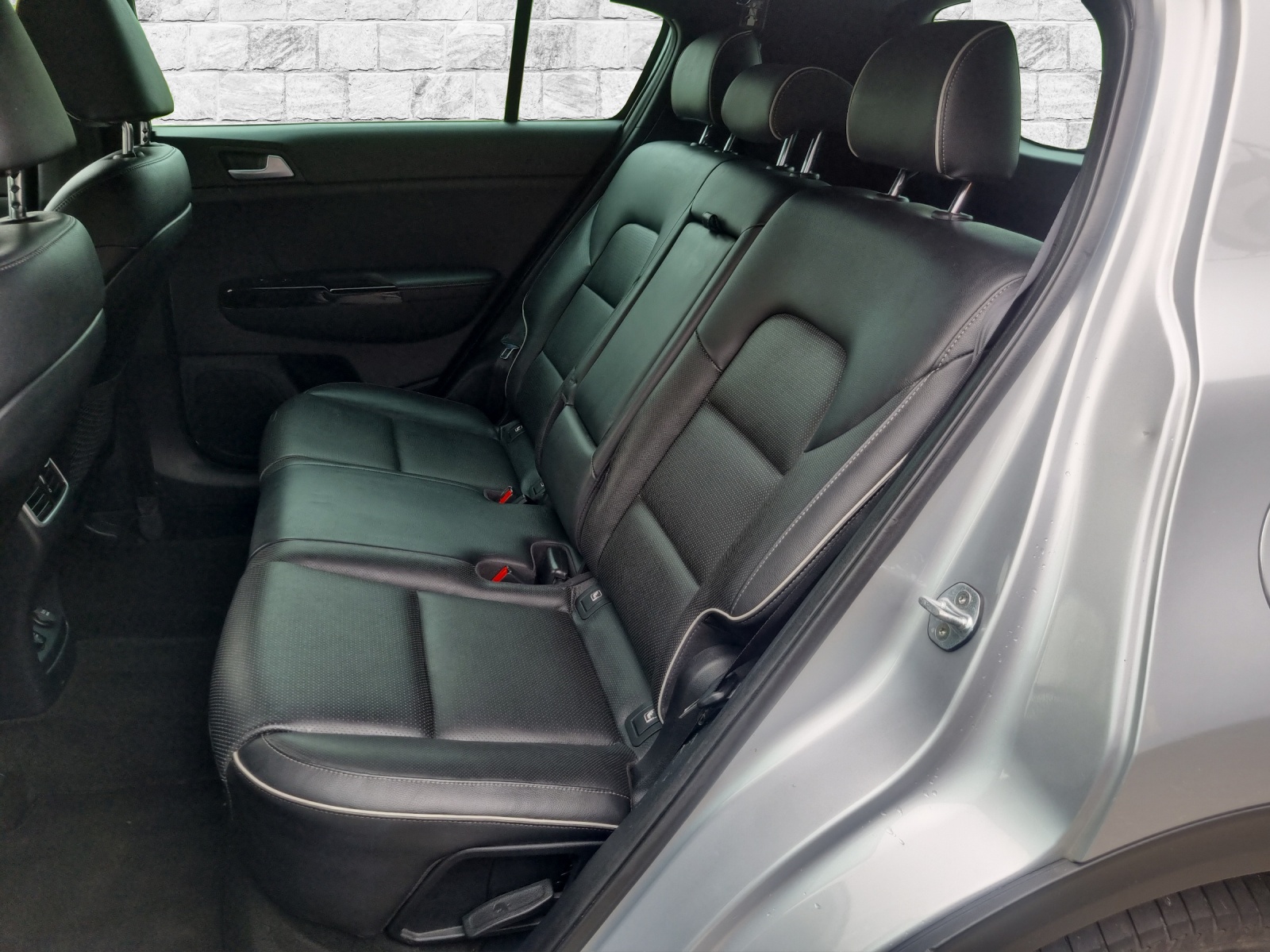 KIA Sportage 2.0 CRDi Style GT-Line-image-7