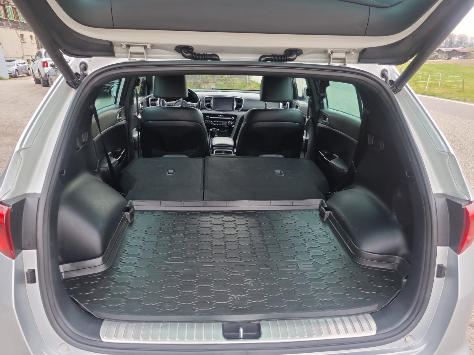 KIA Sportage 2.0 CRDi Style GT-Line-image-9