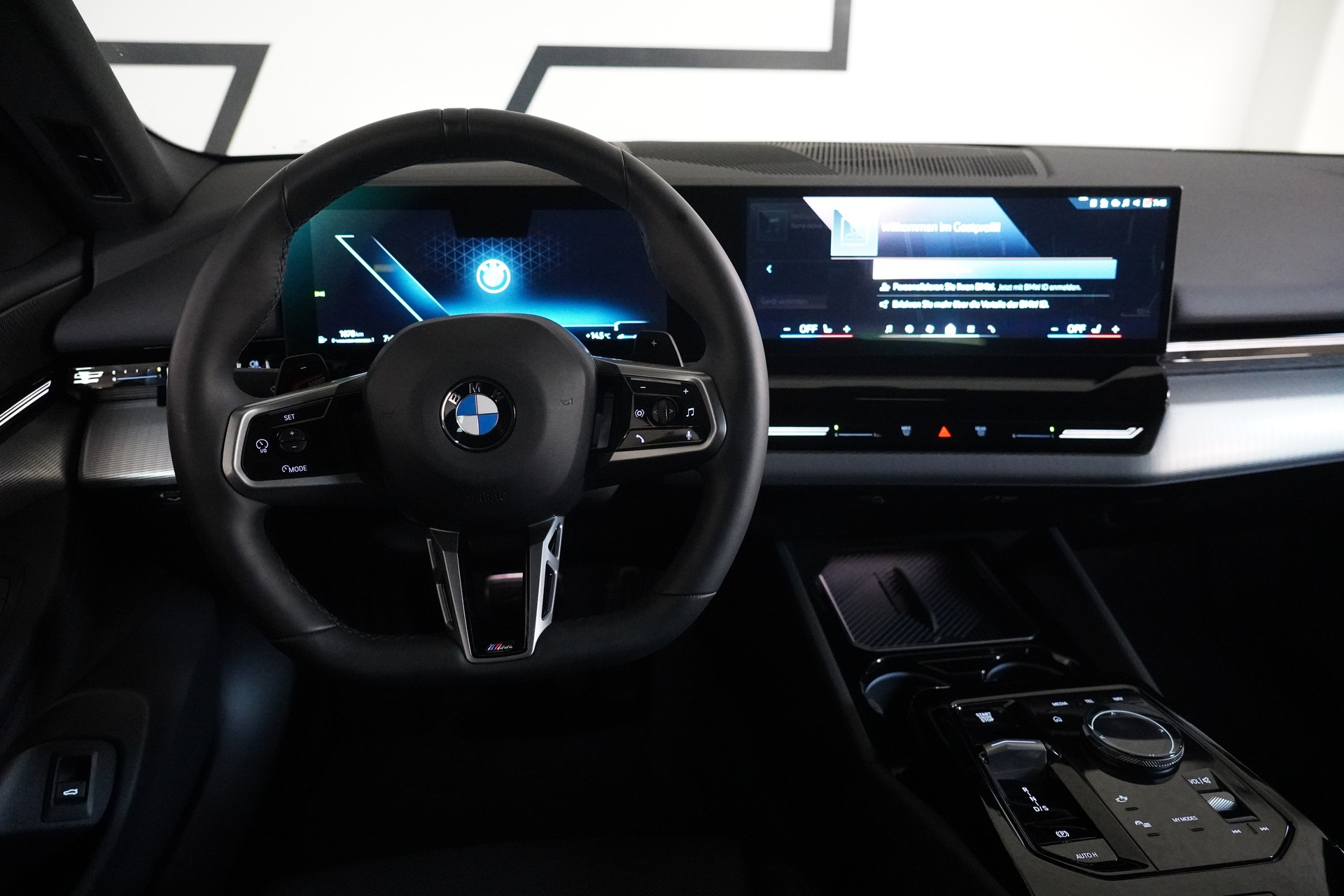 BMW 520d xDrive 48V Touring M Sport Steptronic-image-20