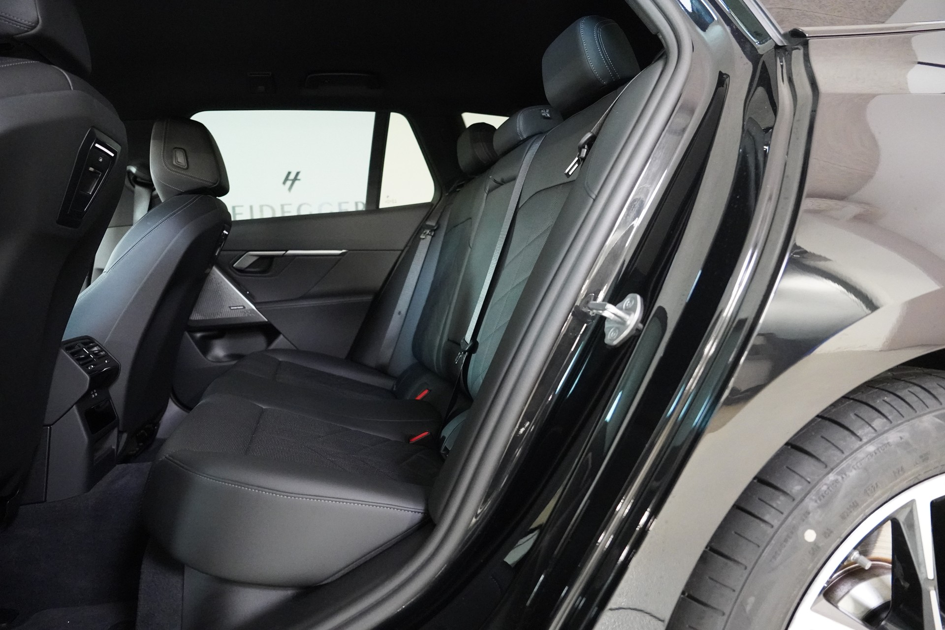 BMW 520d xDrive 48V Touring M Sport Steptronic-image-12