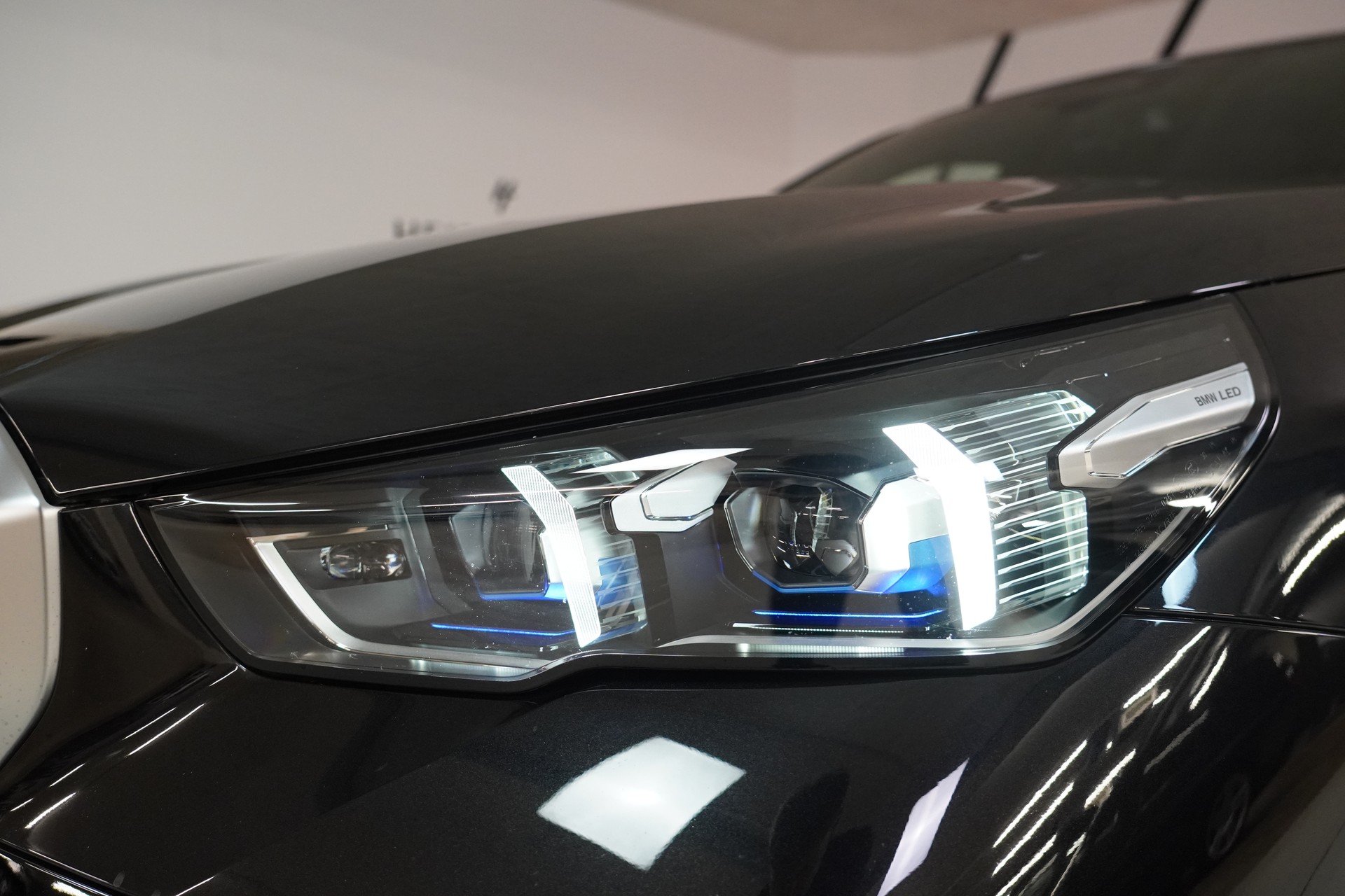 BMW 520d xDrive 48V Touring M Sport Steptronic-image-8