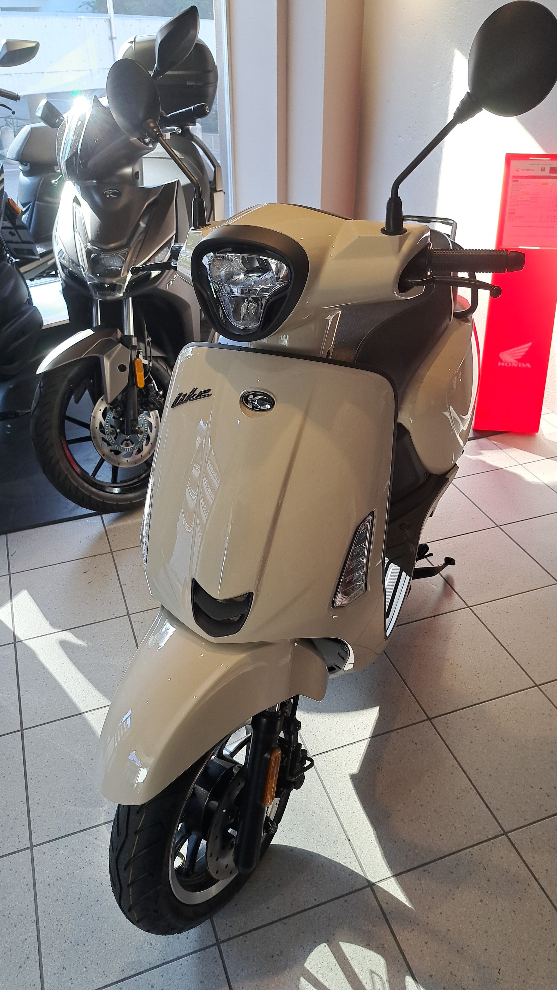 KYMCO Like 125i ABS Topcase & Noodoe
