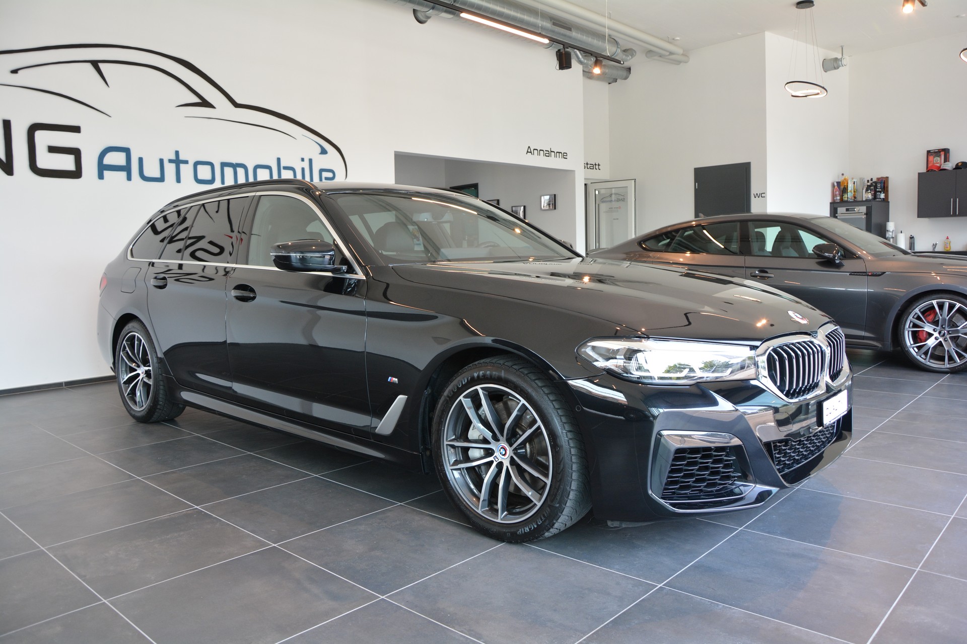 BMW 540i xDrive 48V Touring M Sport Steptronic-image-7