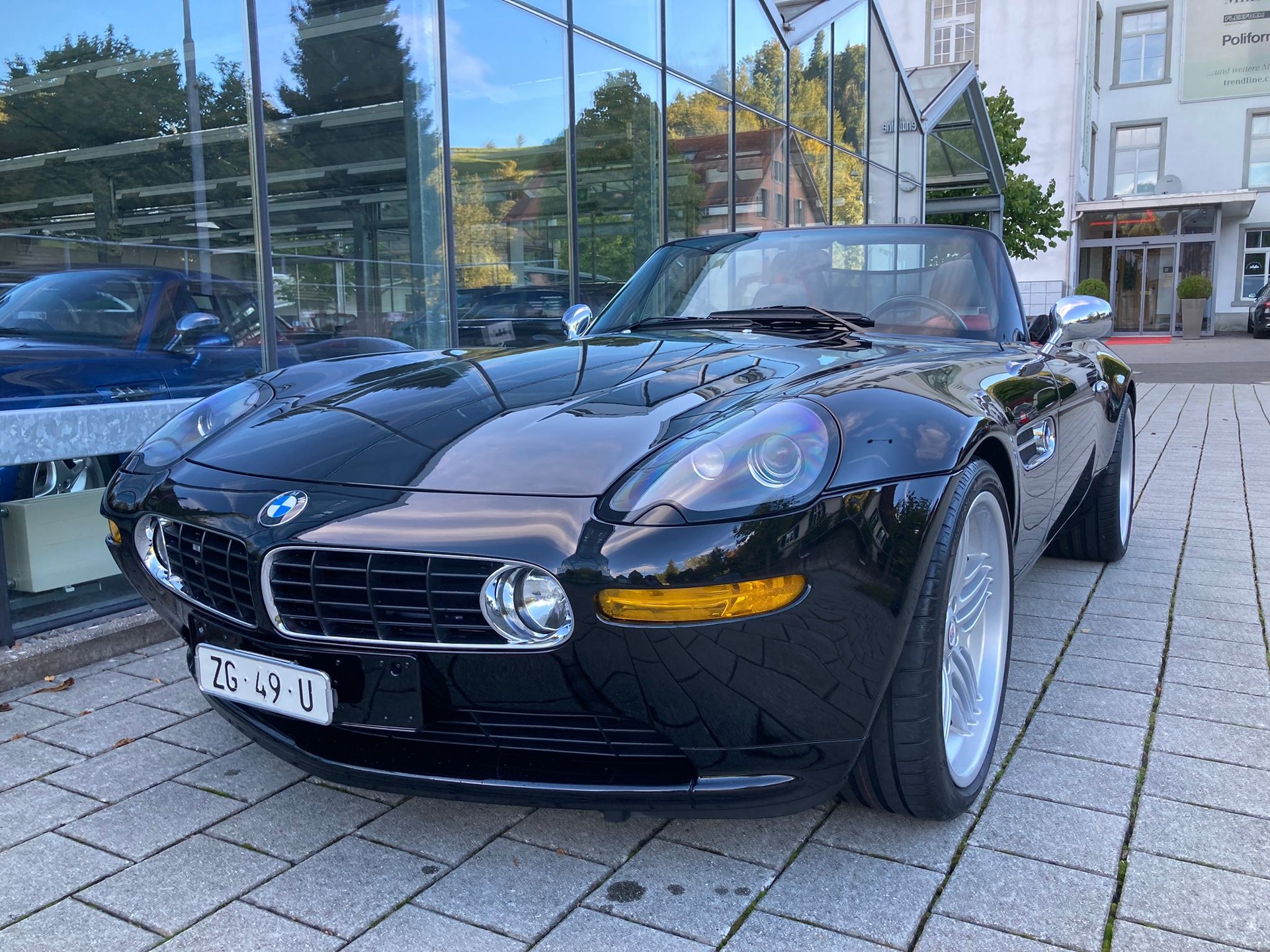 BMW Z8 Roadster-image-1