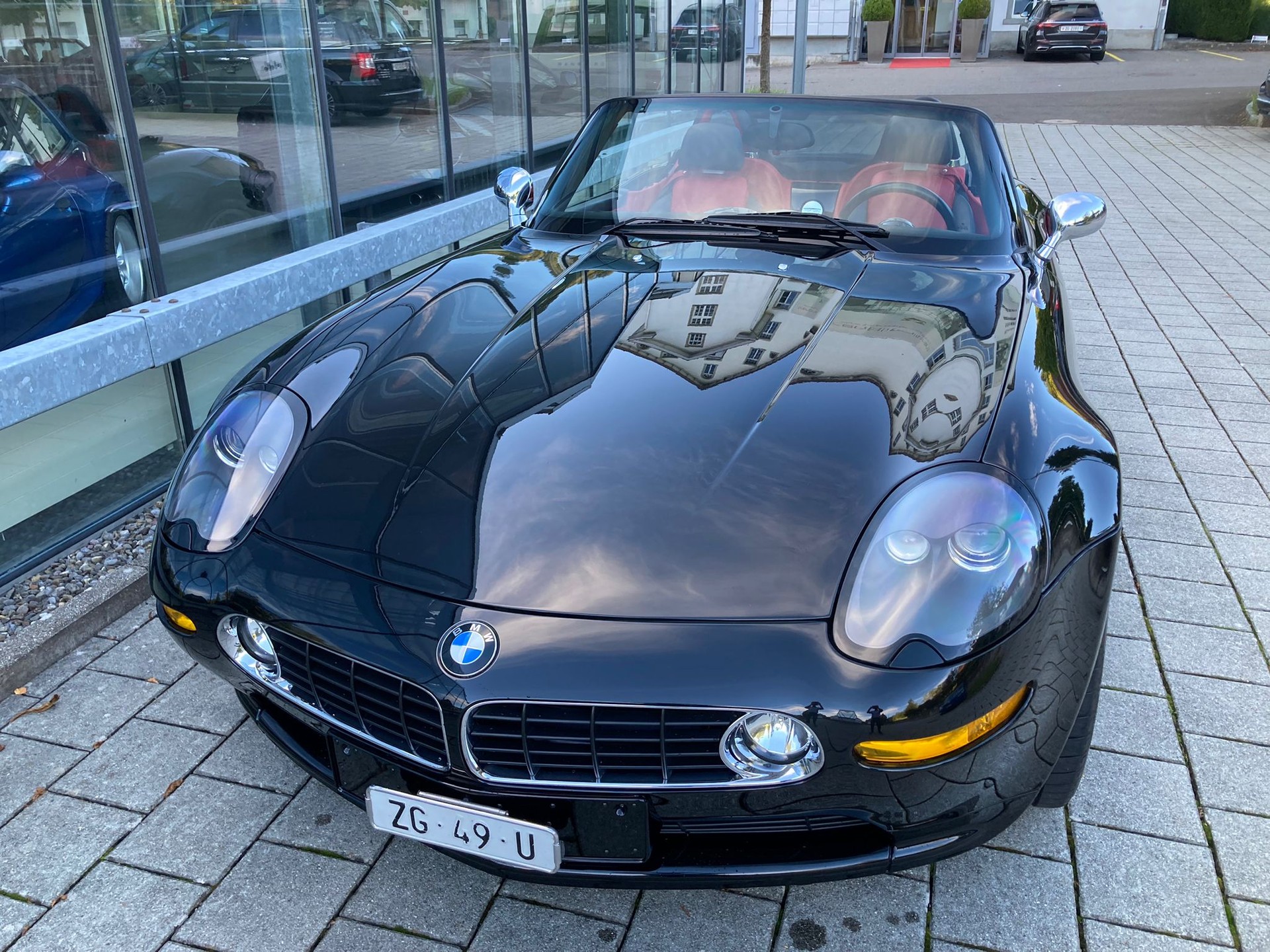 BMW Z8 Roadster-image-2