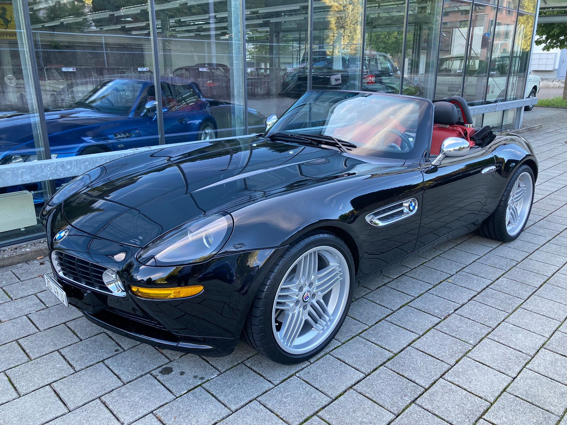 BMW Z8 Roadster-image-0