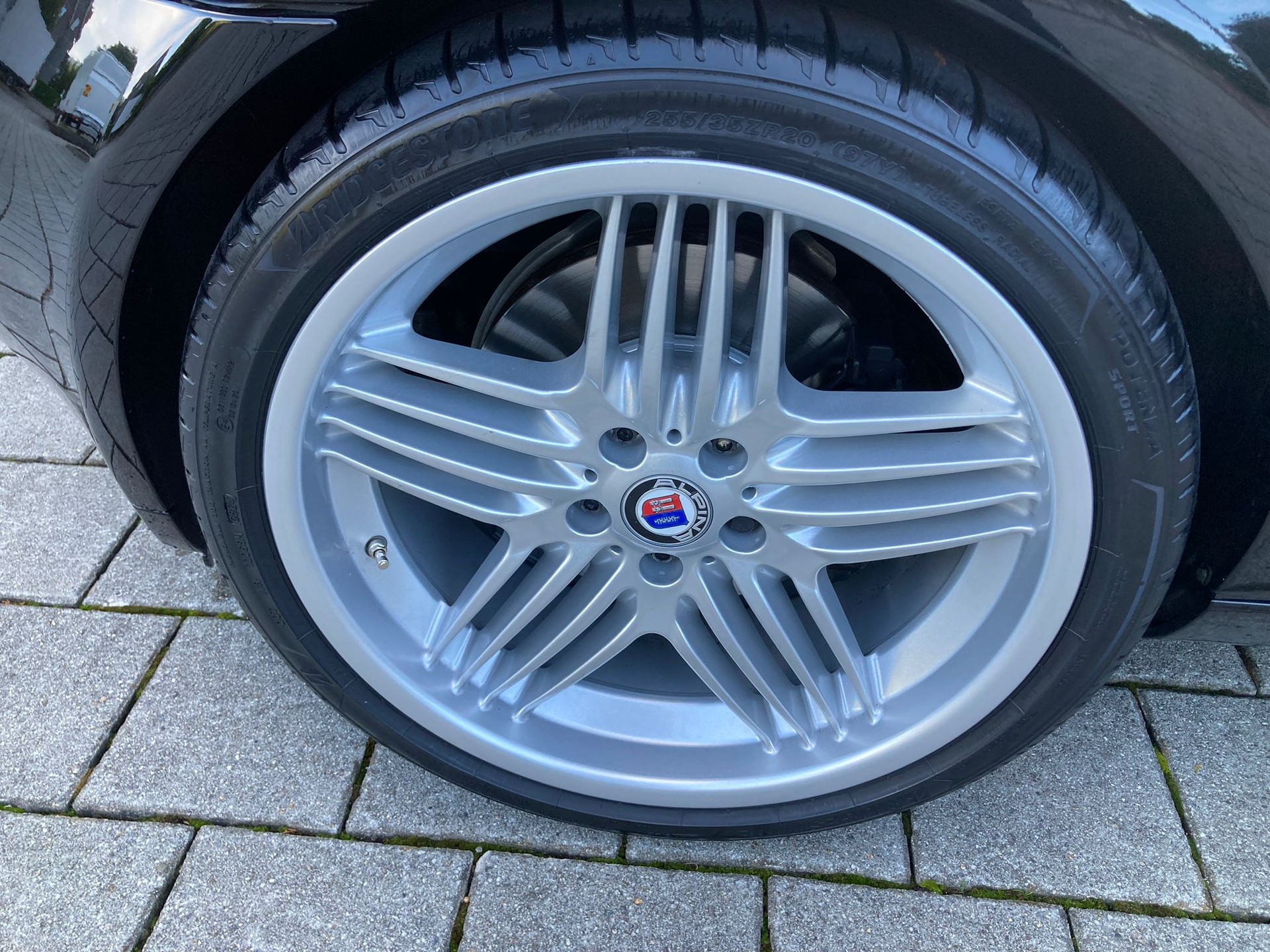 BMW Z8 Roadster-image-21