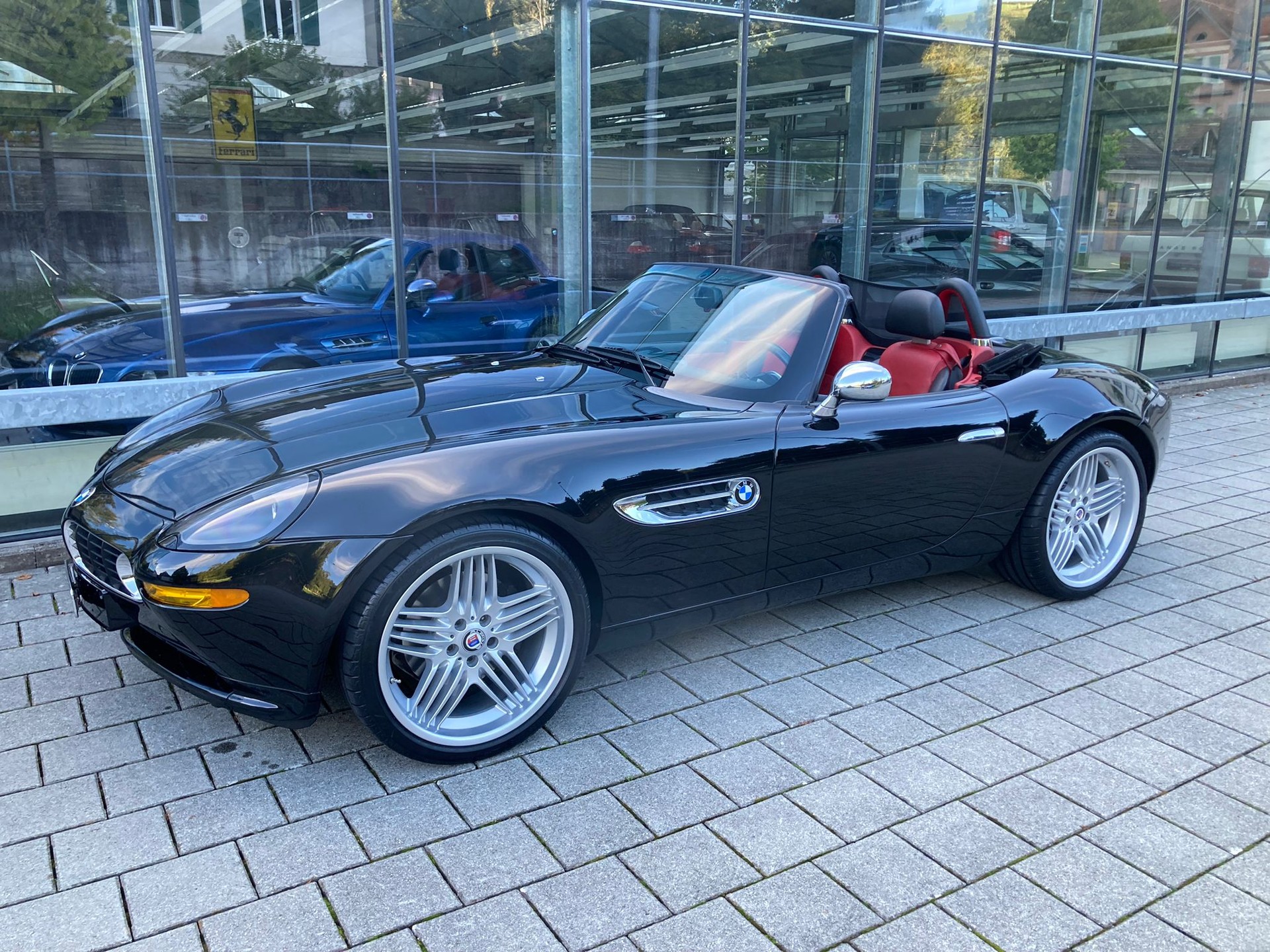 BMW Z8 Roadster-image-3